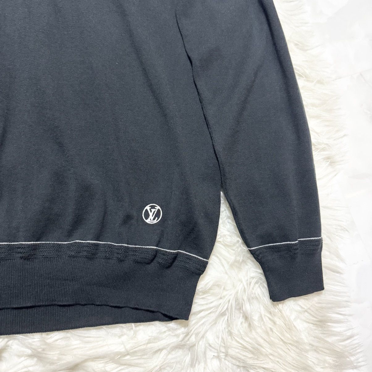 Louis Vuitton Authentic, Louis Vuitton LV Embroidered Knit Sweater Size US M / EU 48-50 / 2 - 6 Thumbnail