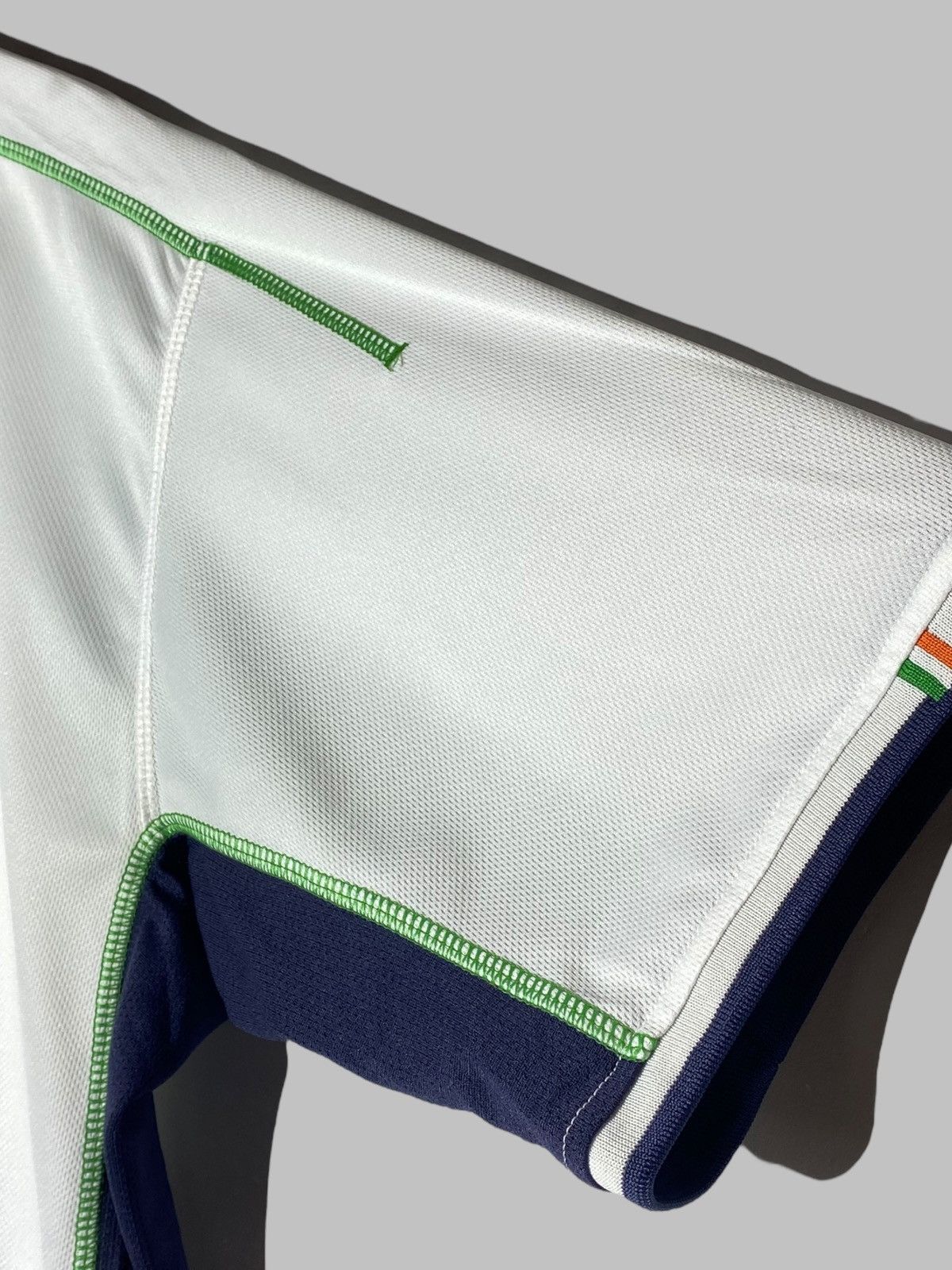 Umbro Vintage Ireland National Team 2002 Away Football Shirt Size US XL / EU 56 / 4 - 9 Thumbnail
