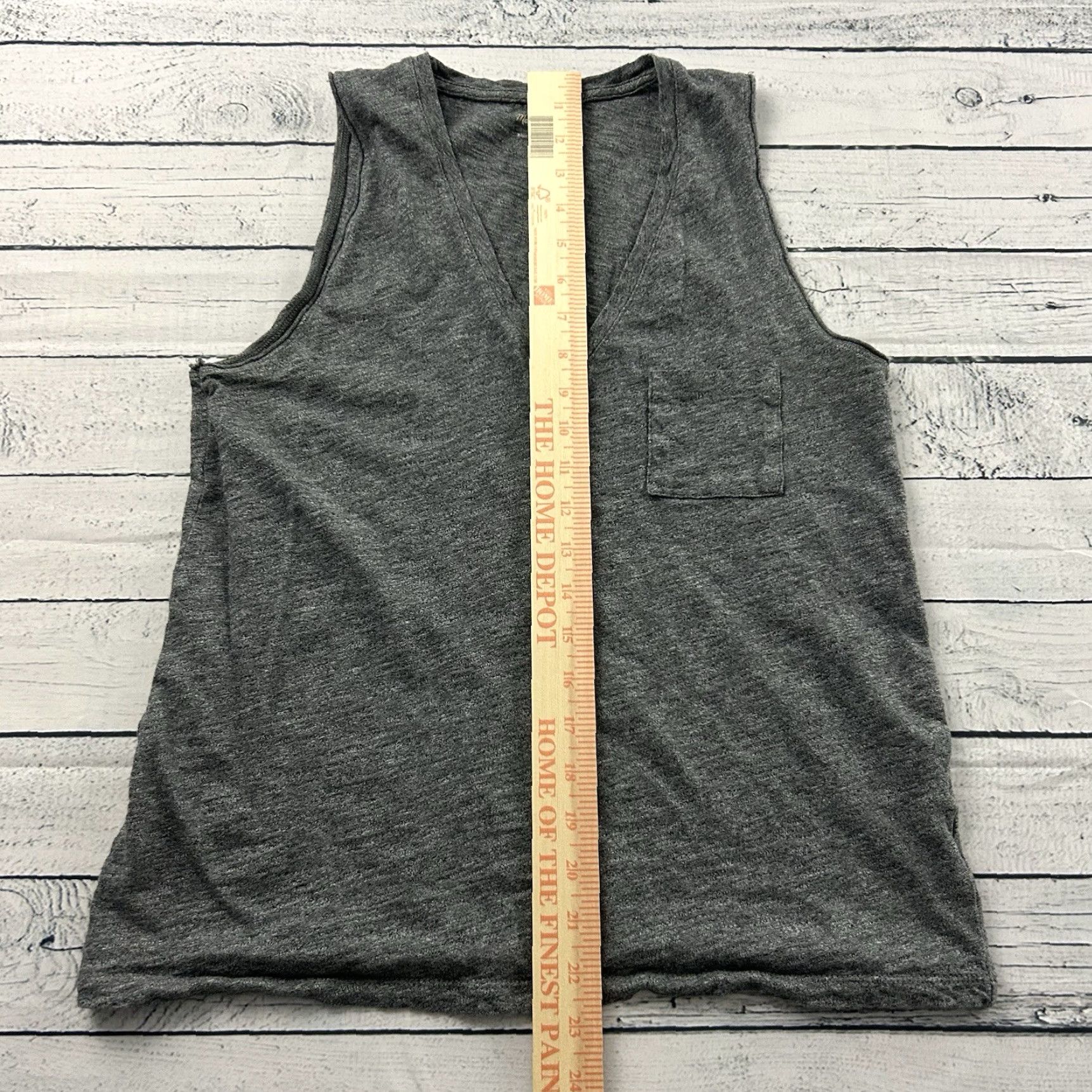 Madewell Madewell T-Shirt Women Sleeveless V-Neck Gray Small Pocket Shirt Womens Small Gray V-Neck Pocket Size S / US 4 / IT 40 - 3 Thumbnail