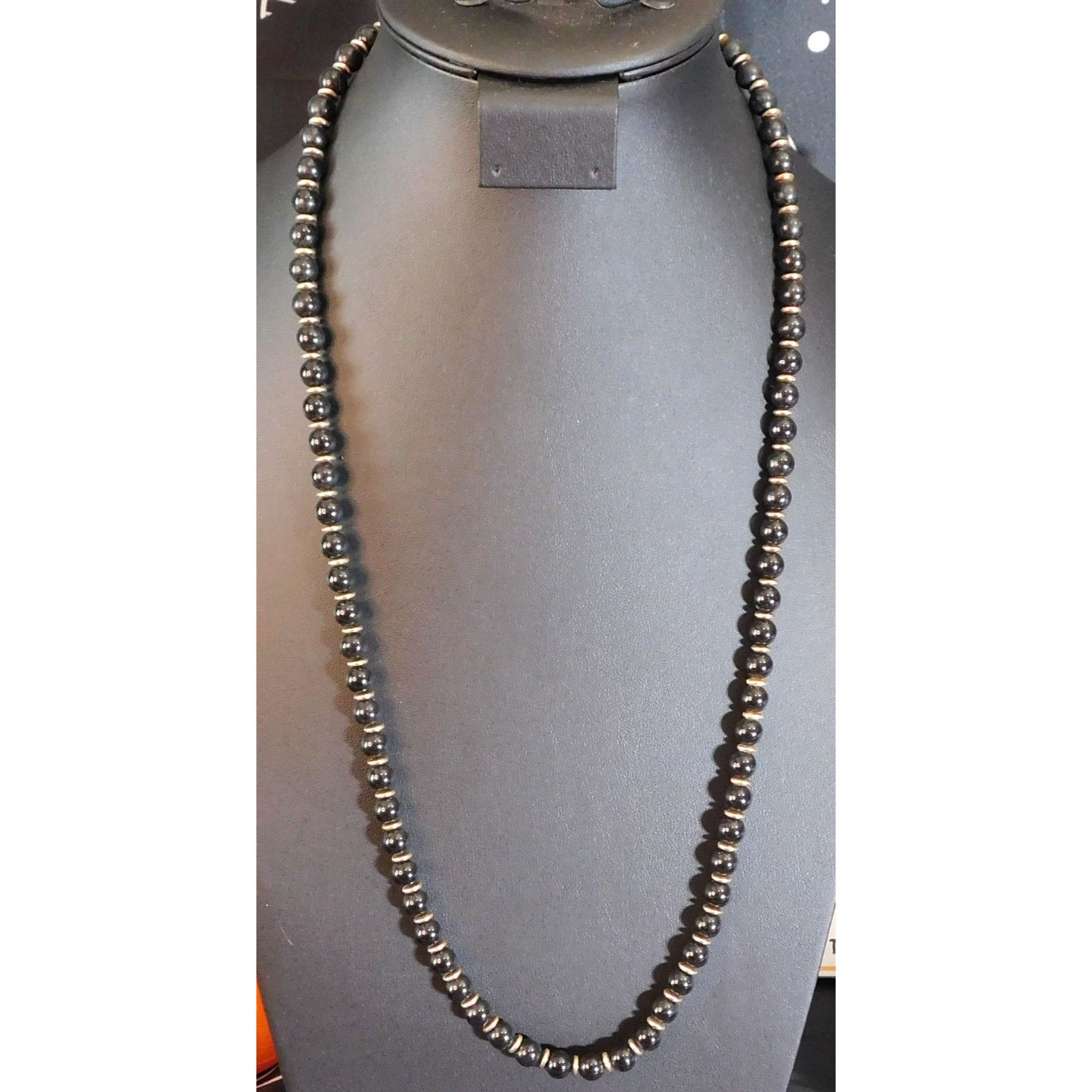 Other Simple Black And Gold Tone Beaded Necklace Size ONE SIZE - 1 Thumbnail
