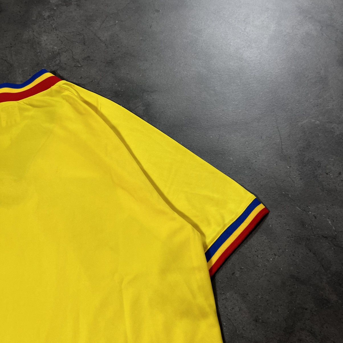 Adidas Vintage 90s Adidas Romania Retro Striped Blokecore Jersey Size US L / EU 52-54 / 3 - 11 Thumbnail