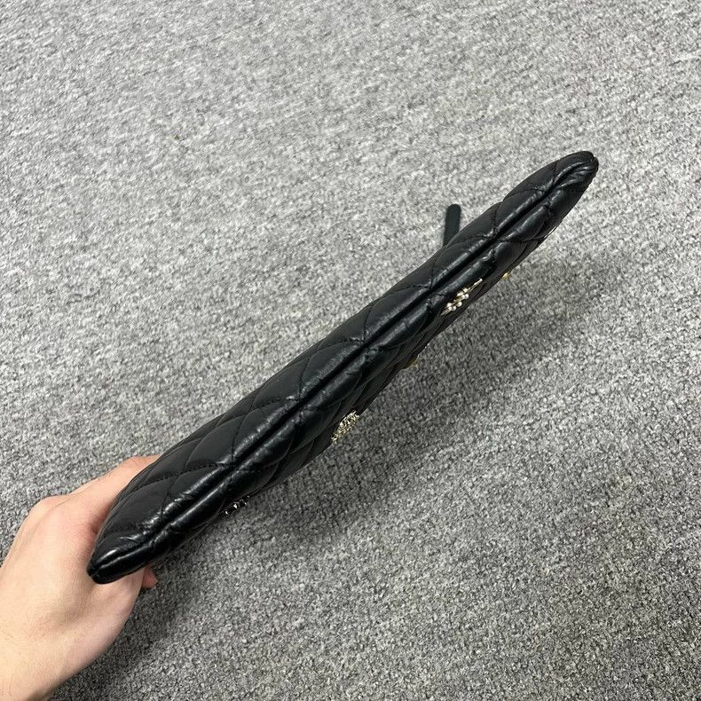 Chanel chanel black quilted leather clutch bag Size ONE SIZE - 4 Thumbnail