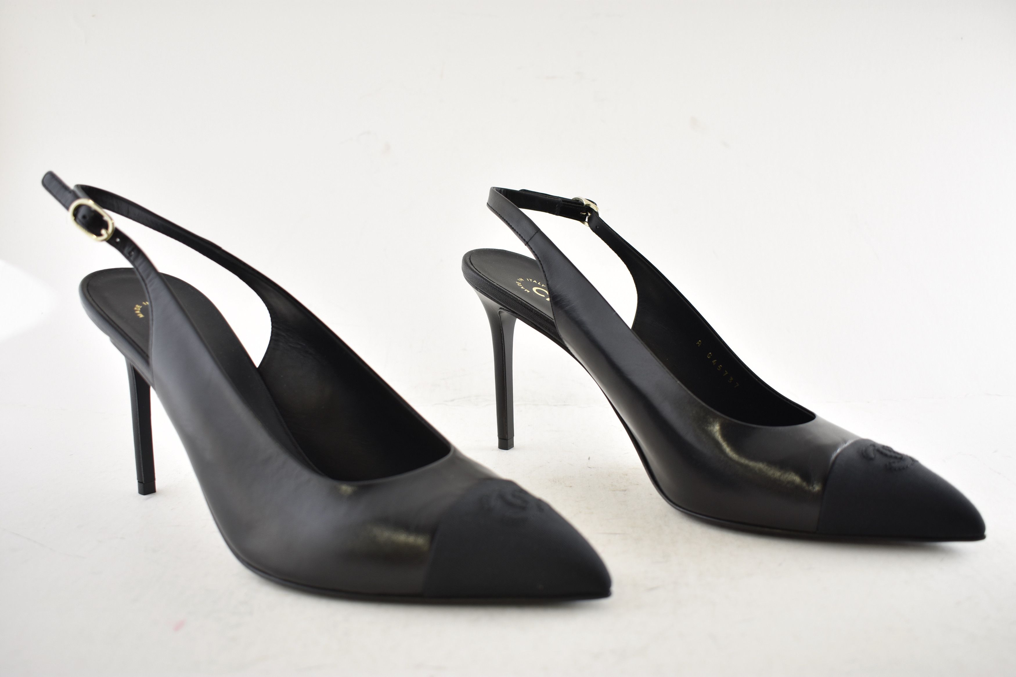 Chanel Chanel 24A Leather CC Logo Slingback Pointed Heel Pump 42 Size US 12 / IT 42 - 3 Thumbnail