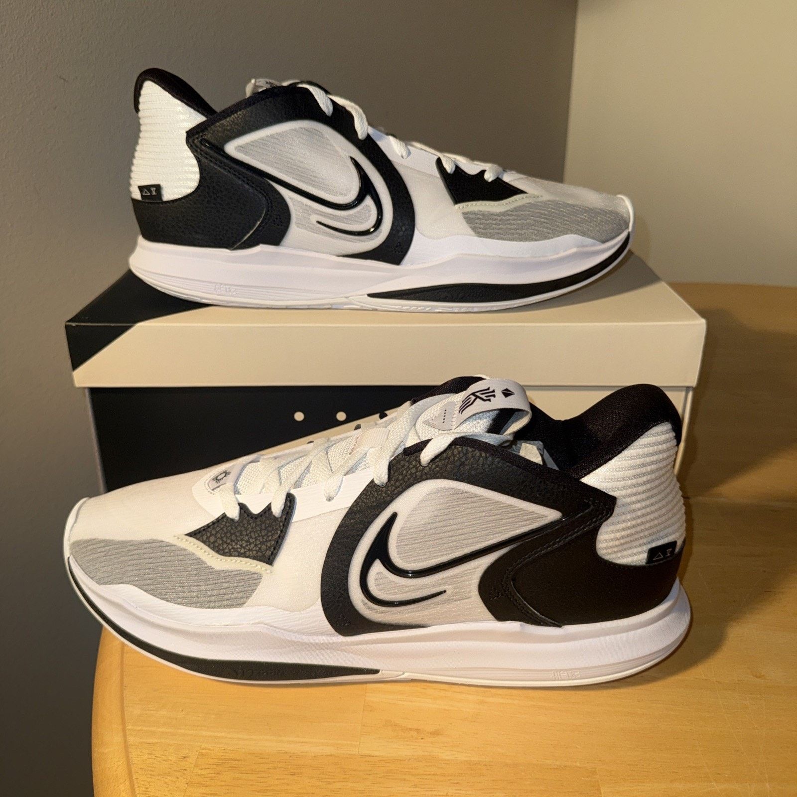 Nike Size 13.5 - Nike Kyrie 5 Oreo - AO2918-100 Basketball Shoe Size US 13 / EU 46 - 2 Thumbnail