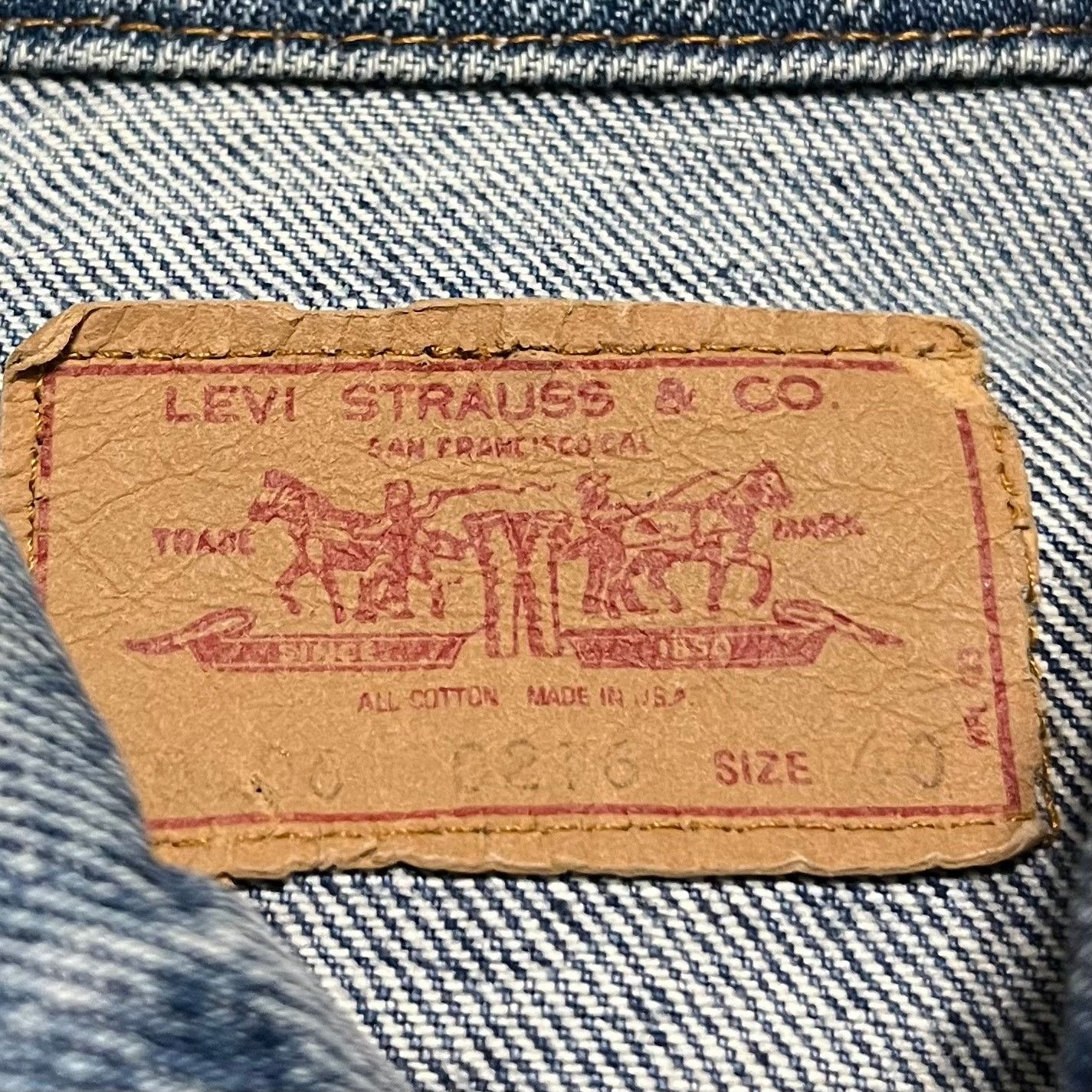 Levi's Vintage 90s Levi’s Washed Distressed Denim Trucker Jacket Size US M / EU 48-50 / 2 - 3 Thumbnail