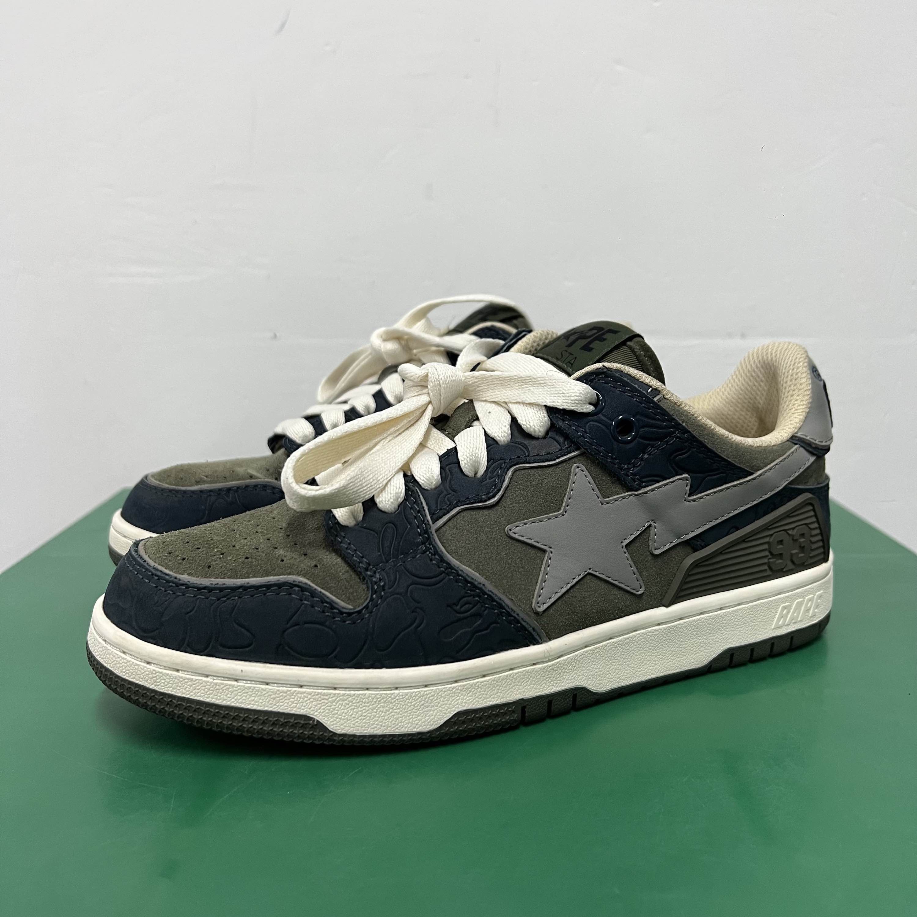Bape A BATHING APE SK8 STA Olive Low-Top Sneakers Size 6 Size US 6 / EU 39 - 1 Thumbnail