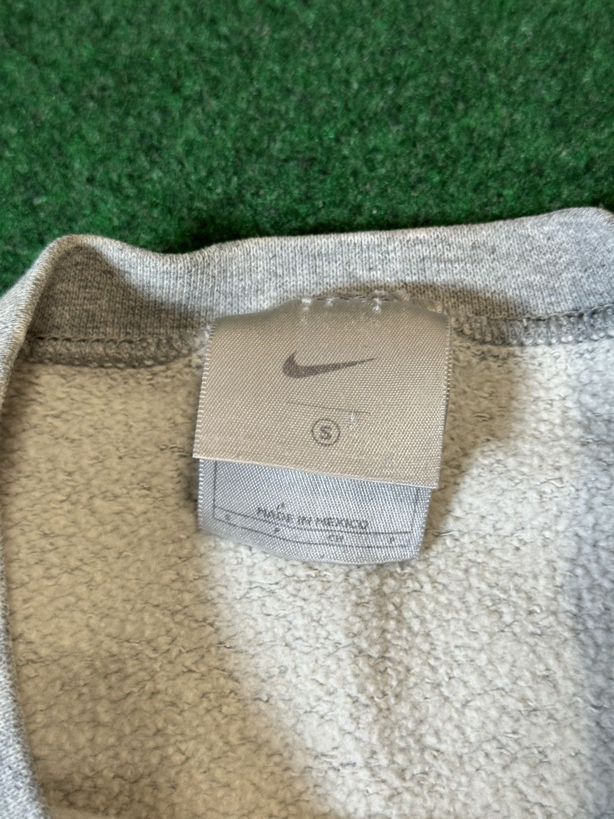 Nike × Vintage Vintage 90s Y2K Nike Minimalist Gray Swoosh Crewneck Size US S / EU 44-46 / 1 - 4 Thumbnail
