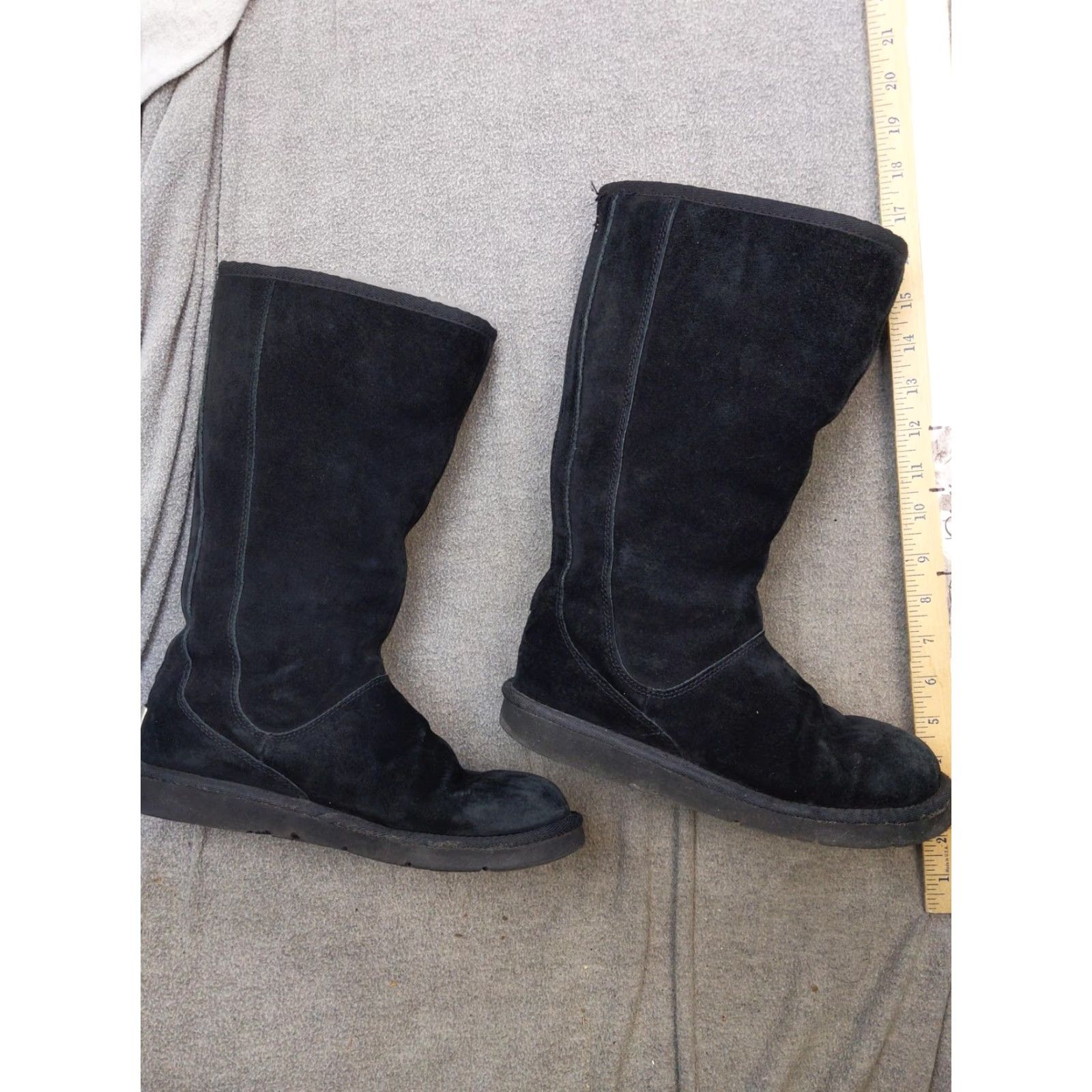Ugg UGG Knightsbridge Boots Womens 9 Black Leather Shearling Lined Zip Mid Calf Size US 9 / IT 39 - 3 Thumbnail