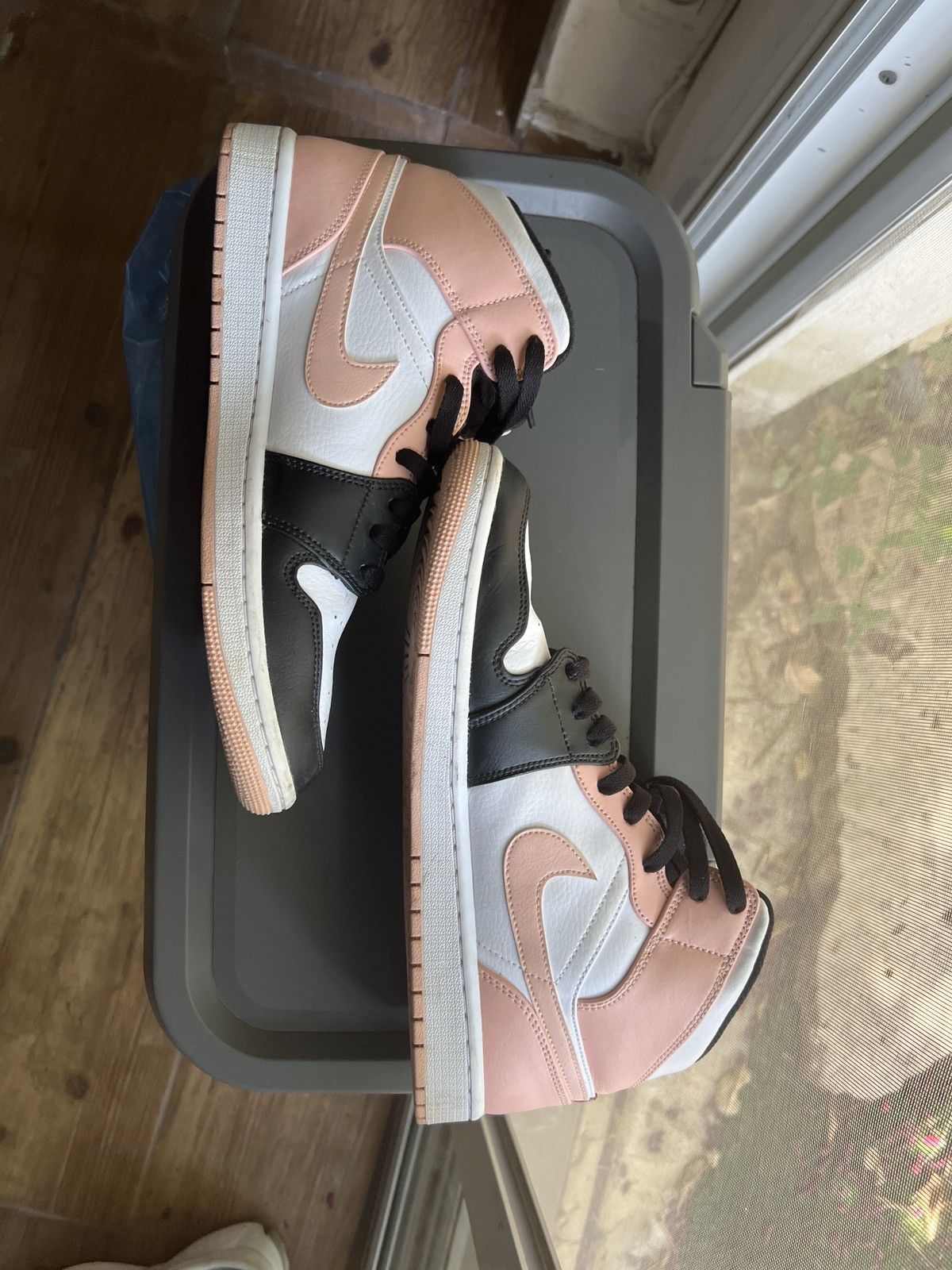 Jordan Brand × Nike Jordan 1 mid crimson tint Size US 10 / EU 43 - 6 Thumbnail