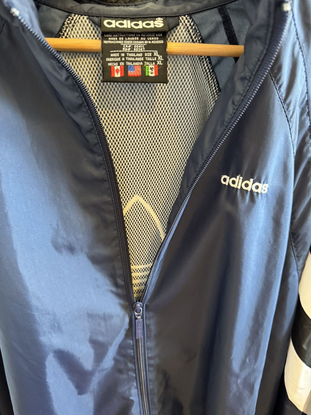 Adidas Vintage Adidas Windbreaker size XL Size US XL / EU 56 / 4 - 3 Thumbnail