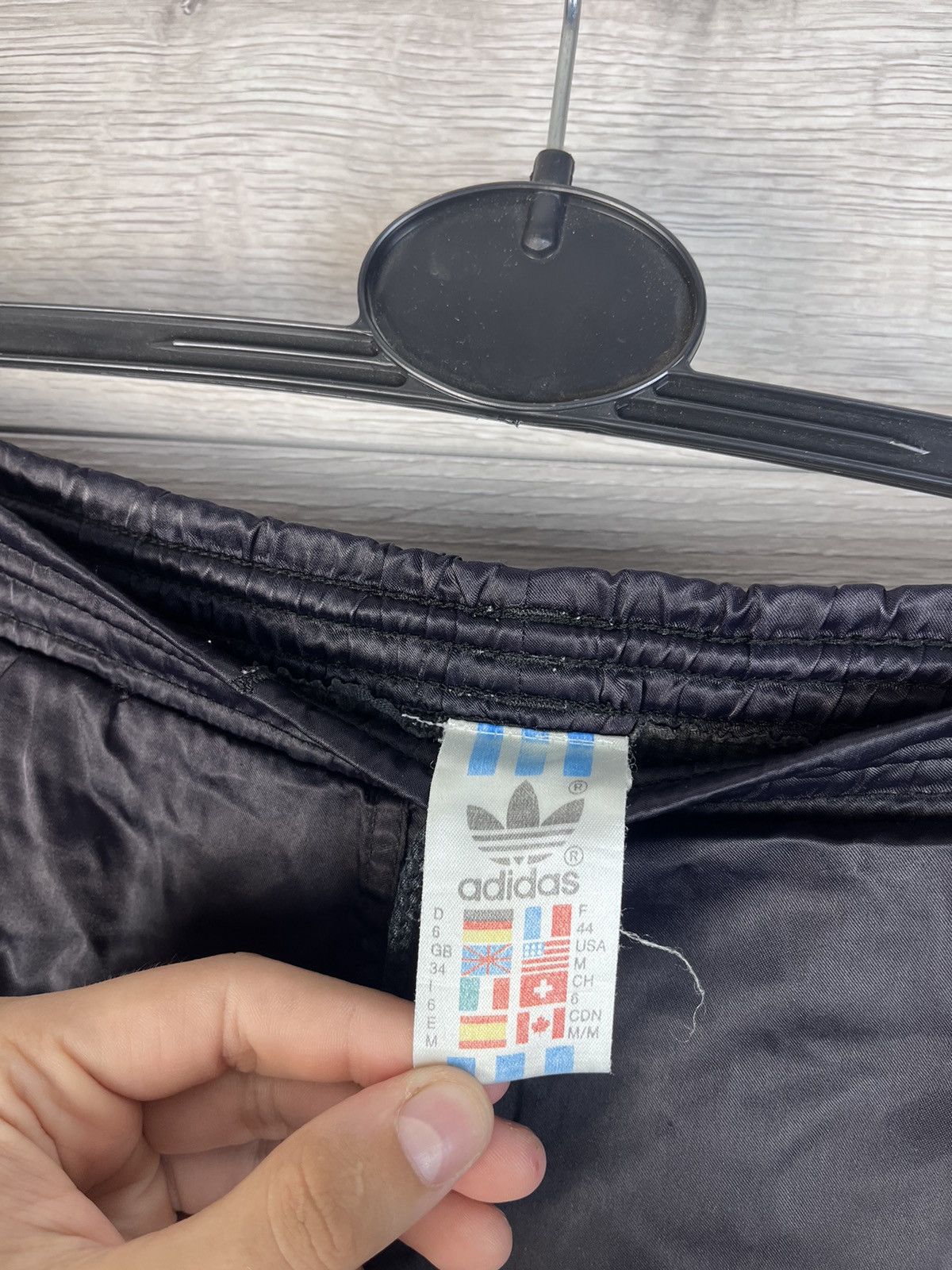 Vintage Vintage short Adidas Germany size M very rare 1990s nylone Size US 32 / EU 48 - 7 Thumbnail