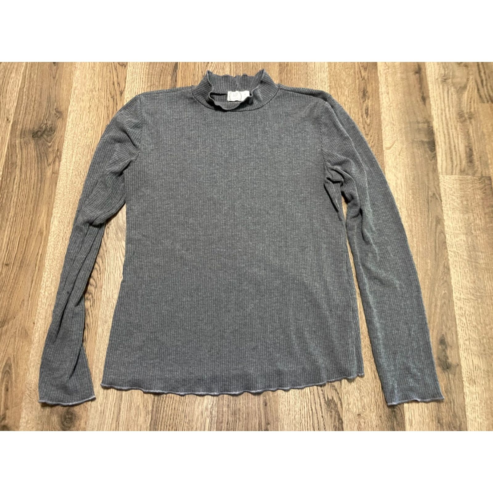 Vintage Maurices Shirt Women's Medium Gray Long Sleeve Ruffled Mock Neck T-Shirt Casual Modern Vintage No Size M / US 6-8 / IT 42-44 - 2 Thumbnail