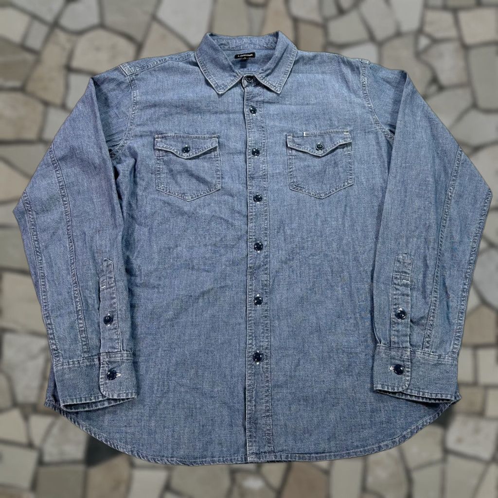 Denime NWOT J. Peterman Shirt Mens L Blue Denim Button-Up Lightweight Casual Preppy Cotton Shirt Men’s Large Blue Denim Button-Up Regular Fit Size US L / EU 52-54 / 3 - 1 Thumbnail