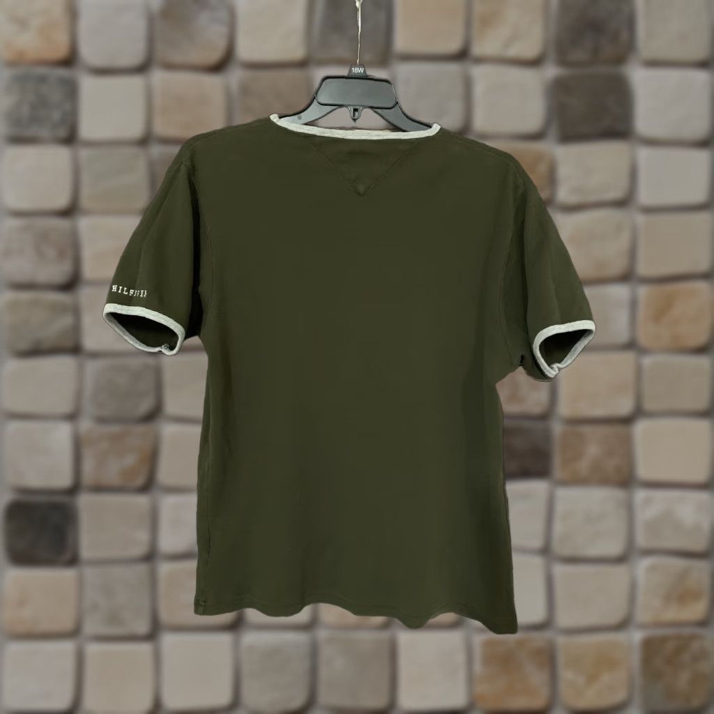 Tommy Hilfiger VINTAGE Tommy Hilfiger Men’s T-Shirt Green V-Neck Large Hunter Year 2000 Mens Short Sleeve Size US L / EU 52-54 / 3 - 1 Thumbnail
