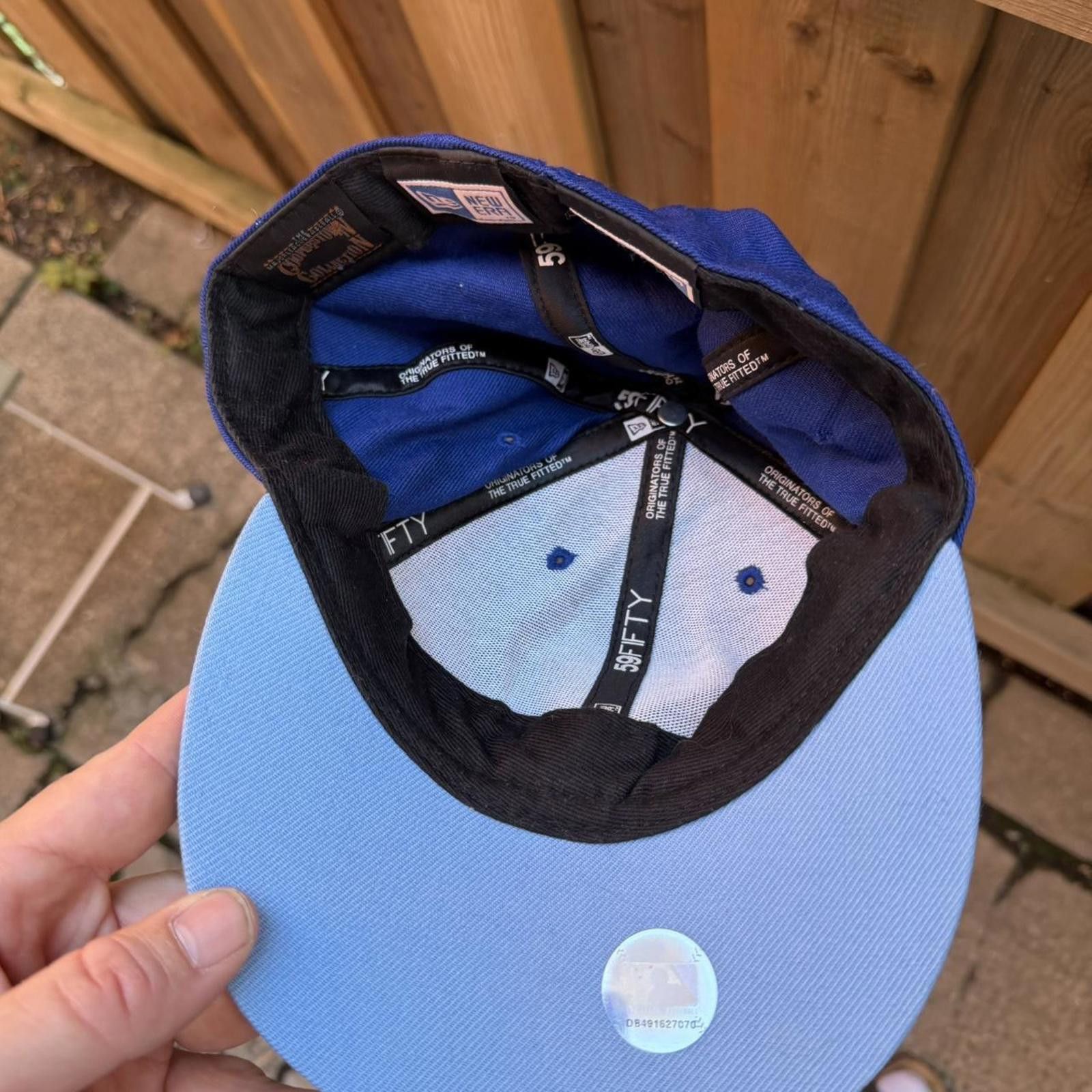 New Era Vintage Toronto blue jays retro style fitted hat 00s 7 1/4 Size ONE SIZE - 8 Thumbnail