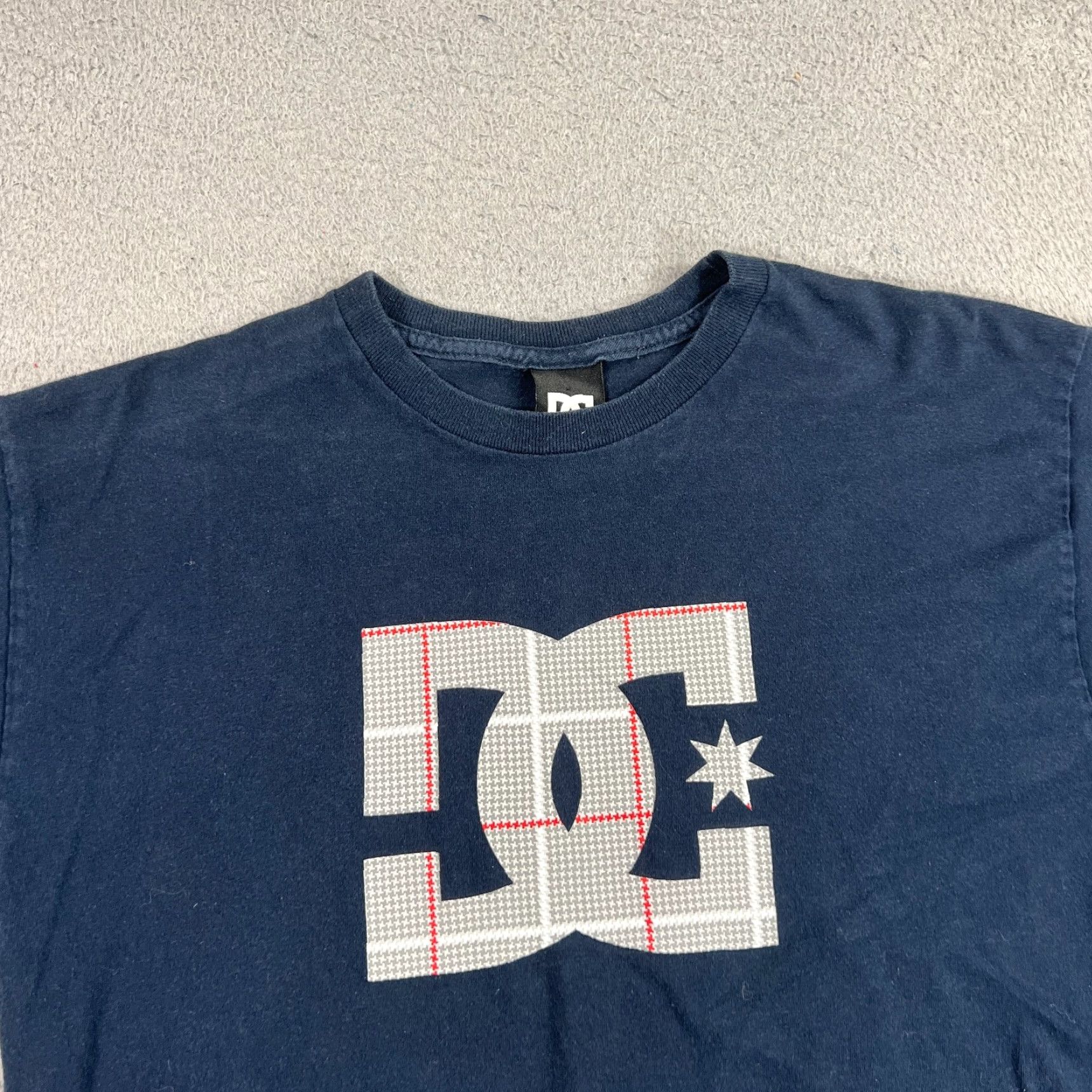 Vintage Vintage DC Shoes T Shirt Men M Blue Graphic Logo Skate Tee Size US M / EU 48-50 / 2 - 2 Thumbnail