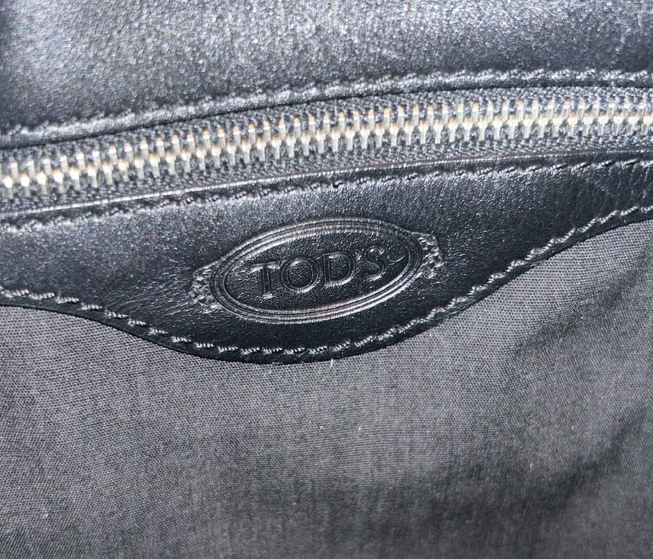 Tod's Tod's Vintage Black Leather Weekender Shoulder Bag W/ Duster Size ONE SIZE - 9 Thumbnail