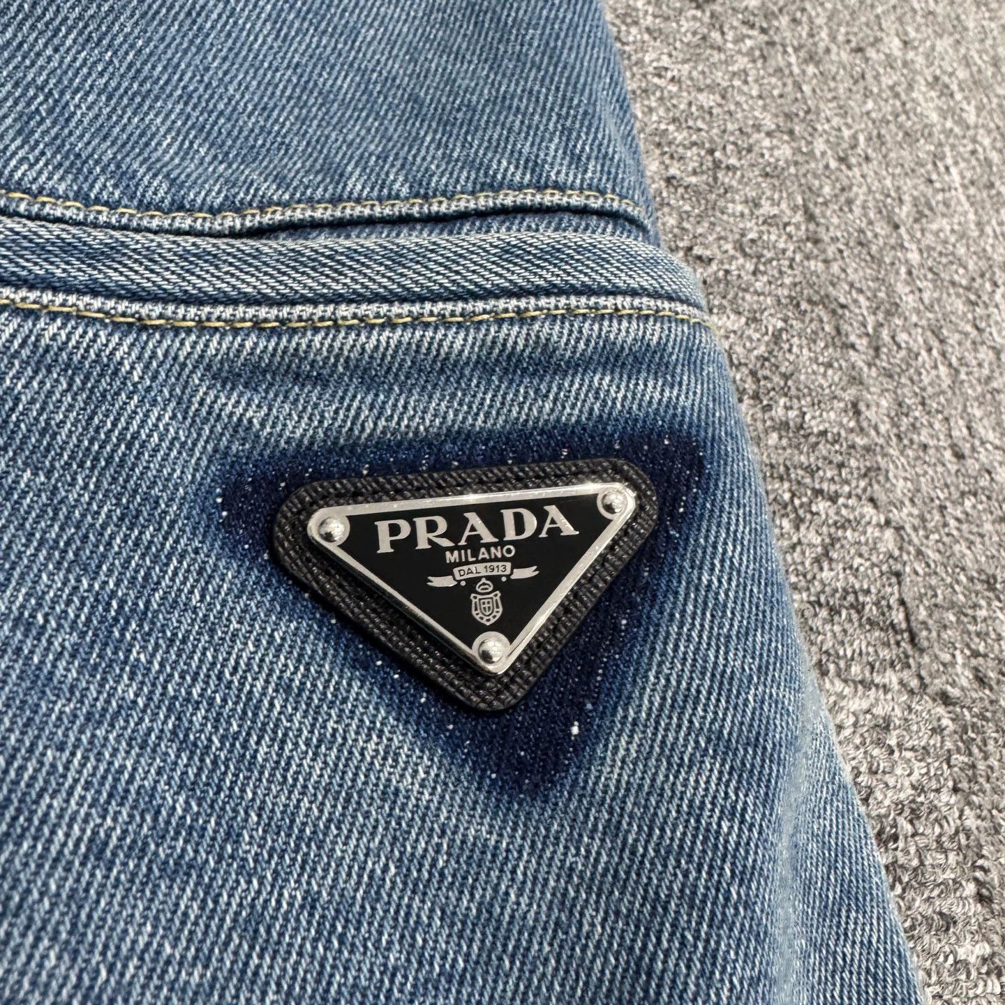 Prada Prada Distressed Metal Triangle Logo Short 50 Size US 34 / EU 50 - 6 Thumbnail