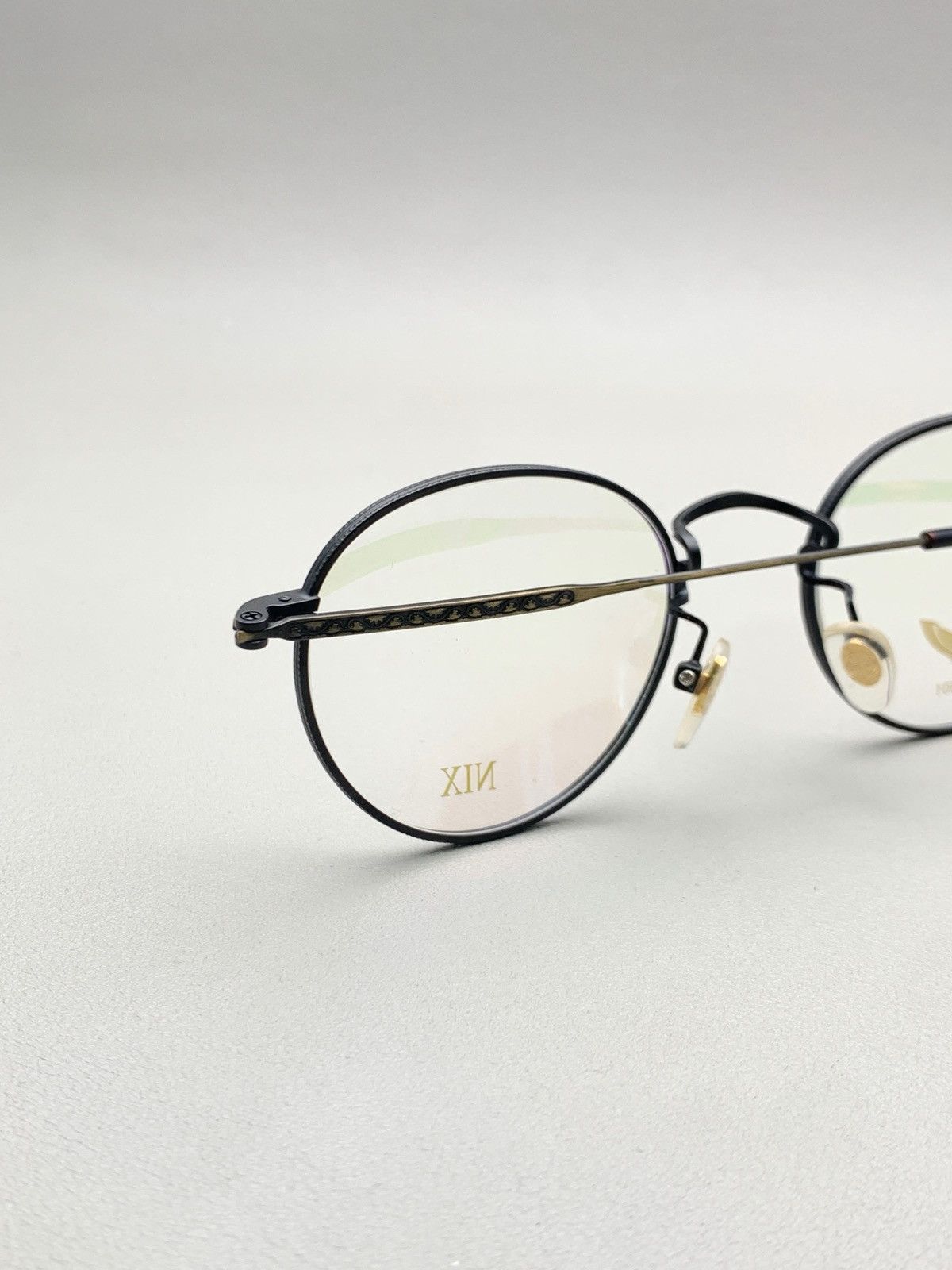 Nix Lu601 Antique Bronze Titanium Round Glasses in Black, Men's — image 6 of 6