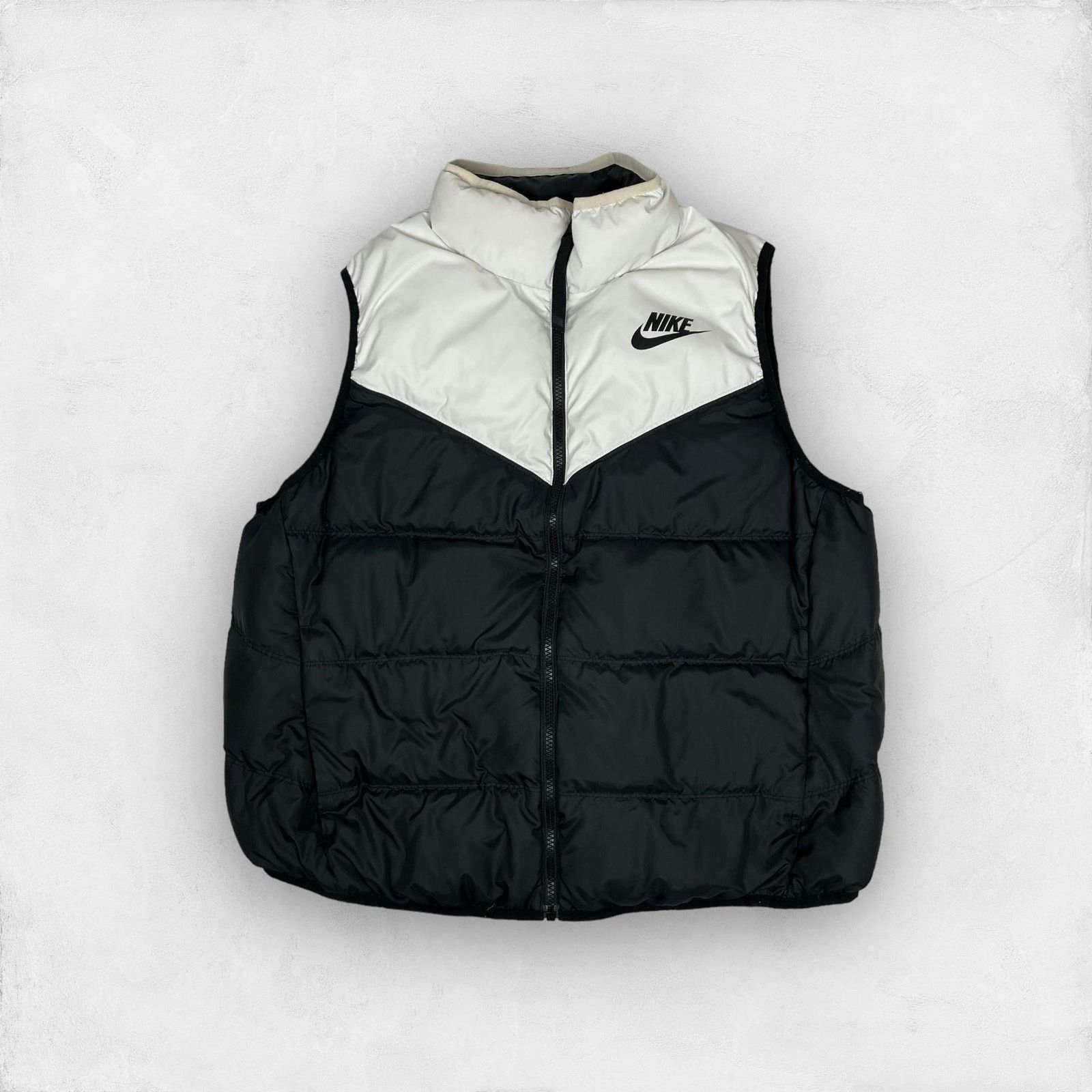 Nike Nike Women Black/White Full Zip Reversible Down Fill Vest XL Size XL / US 12-14 / IT 48-50 - 1 Thumbnail