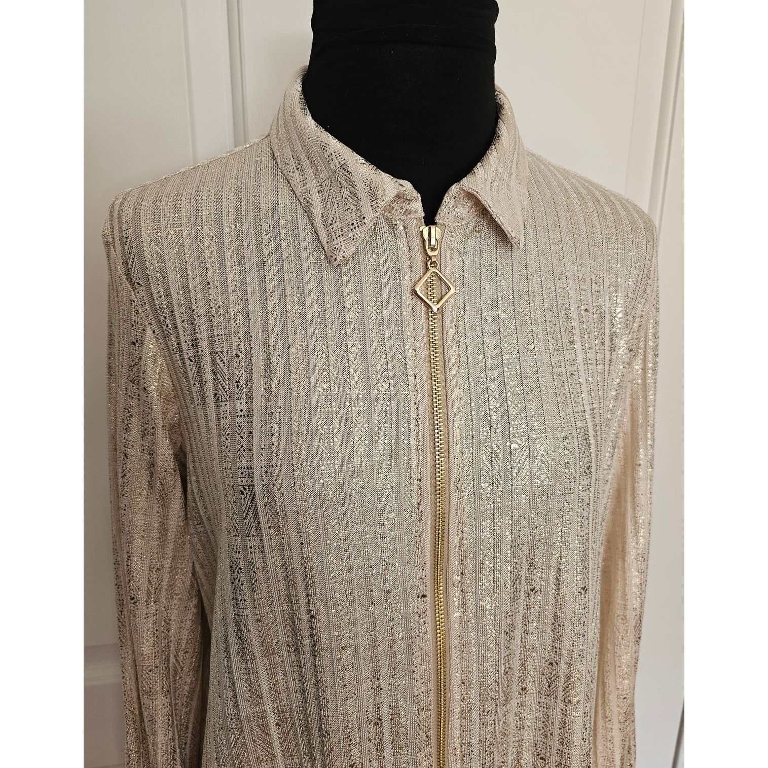 Joseph Ribkoff Joseph Ribkoff Beige/Gold Zip Shimmer Jacket Shacket Top 8 Size M / US 6-8 / IT 42-44 - 7 Thumbnail
