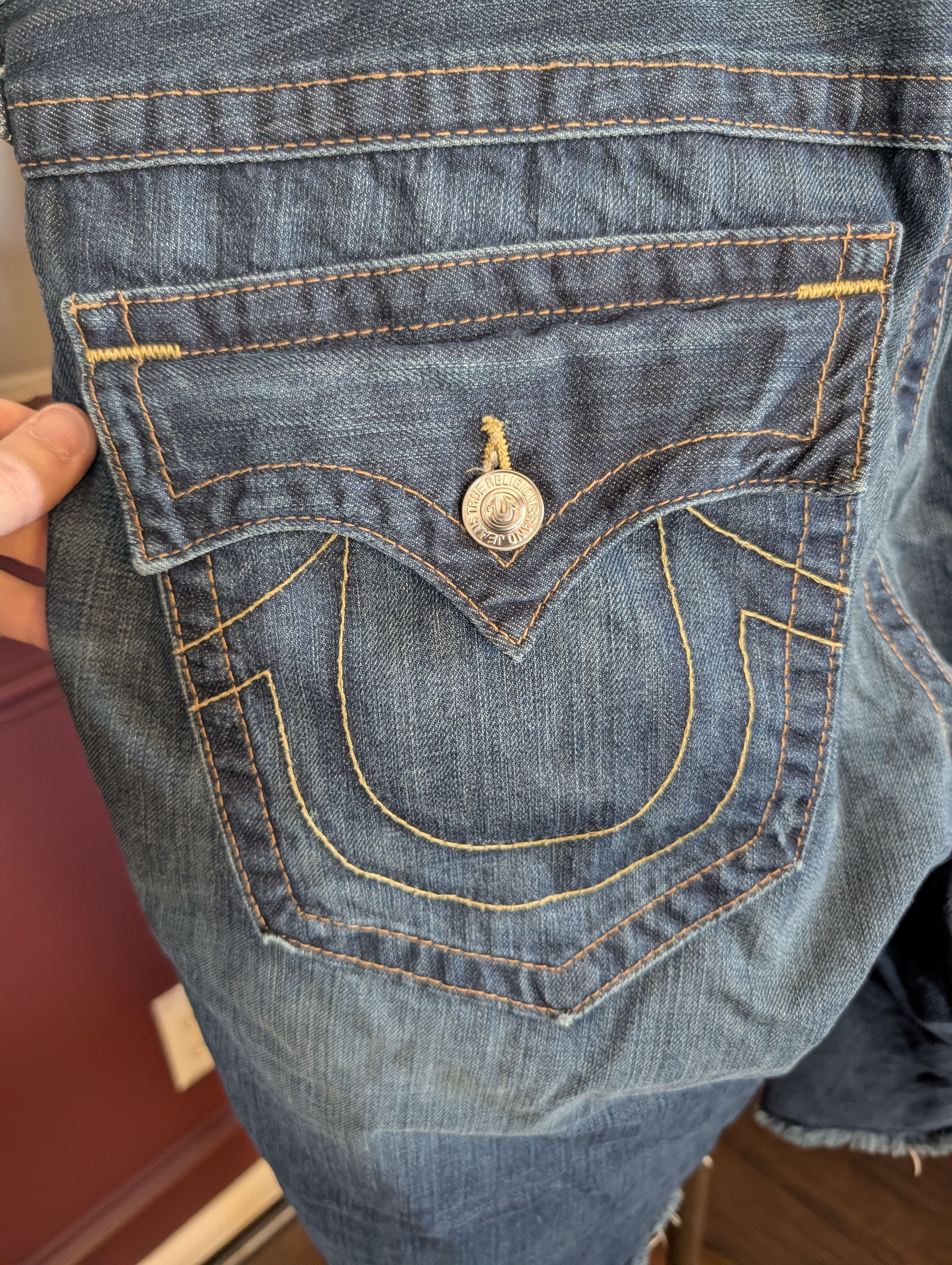 True Religion Vintage MiUSA cutoff blue denim jean shorts raw Size US 37 - 8 Thumbnail