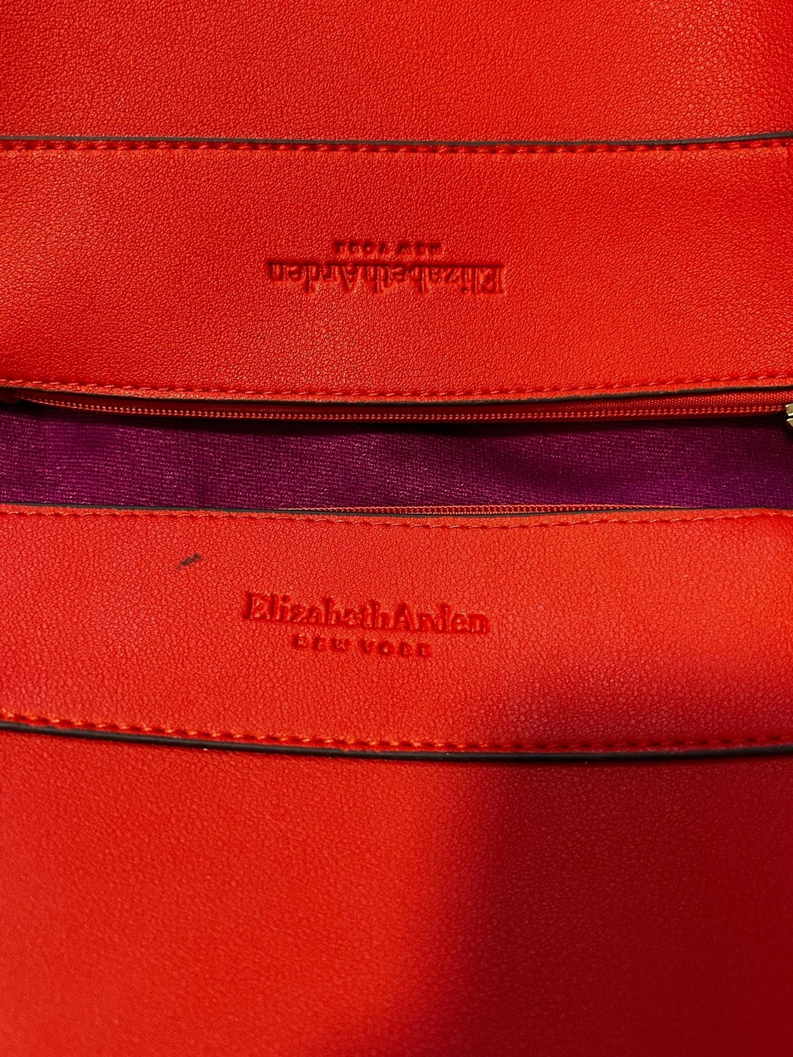 Designer Elizabeth Arden Chic Red Cosmetic Pouch Set Size ONE SIZE - 2 Thumbnail