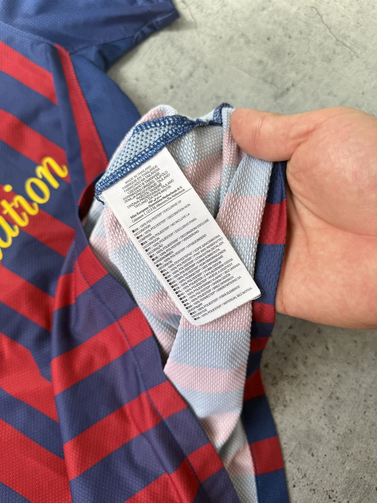 Nike Nike FC Barcelona DANI ALVES 2 jersey t-shirt 2010-2011 year Size US S / EU 44-46 / 1 - 8 Thumbnail