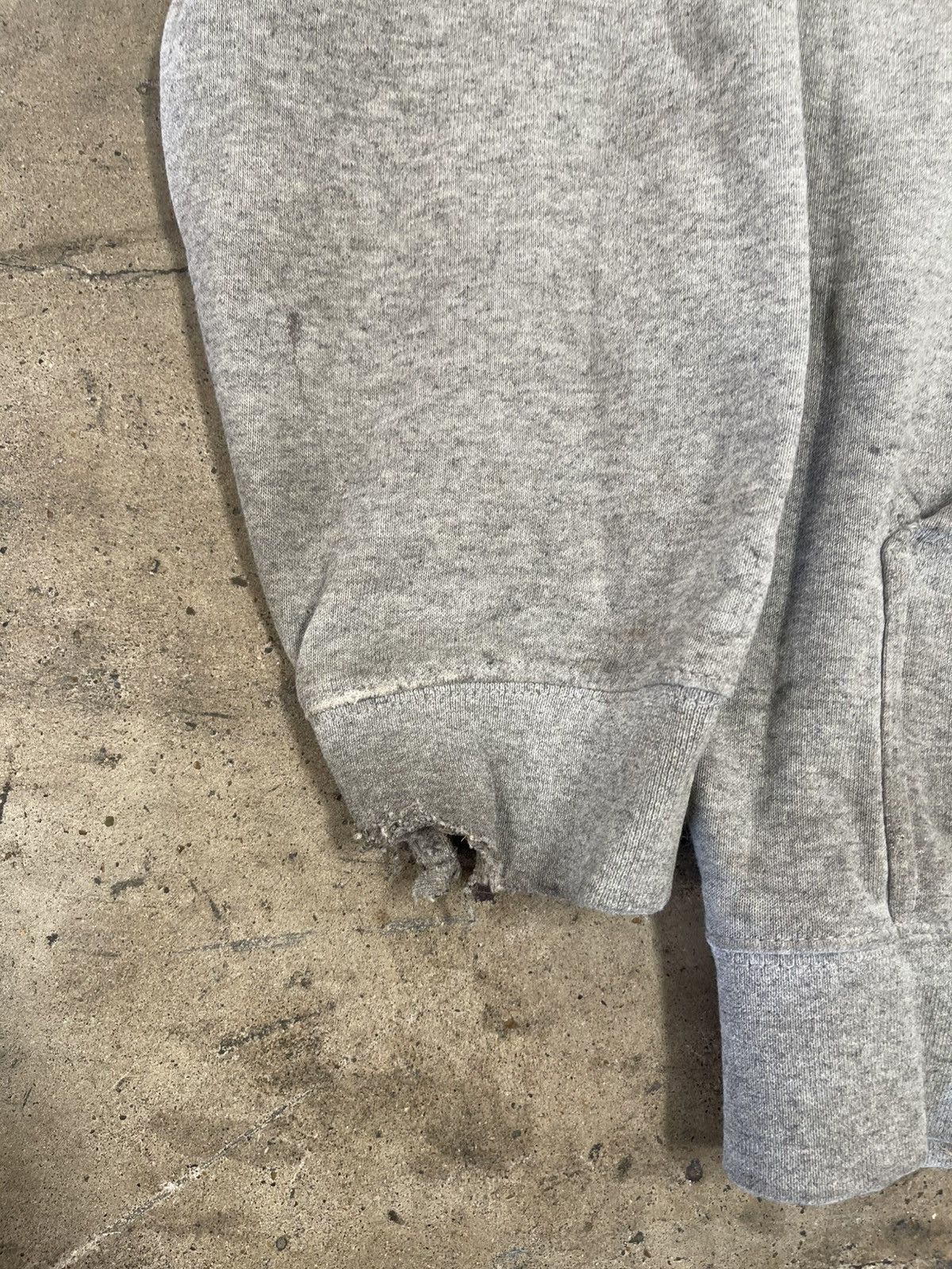 Carhartt × Carhartt Wip × Vintage PAINT DISTRESSED CARHARTT HOODIE Size US L / EU 52-54 / 3 - 2 Thumbnail