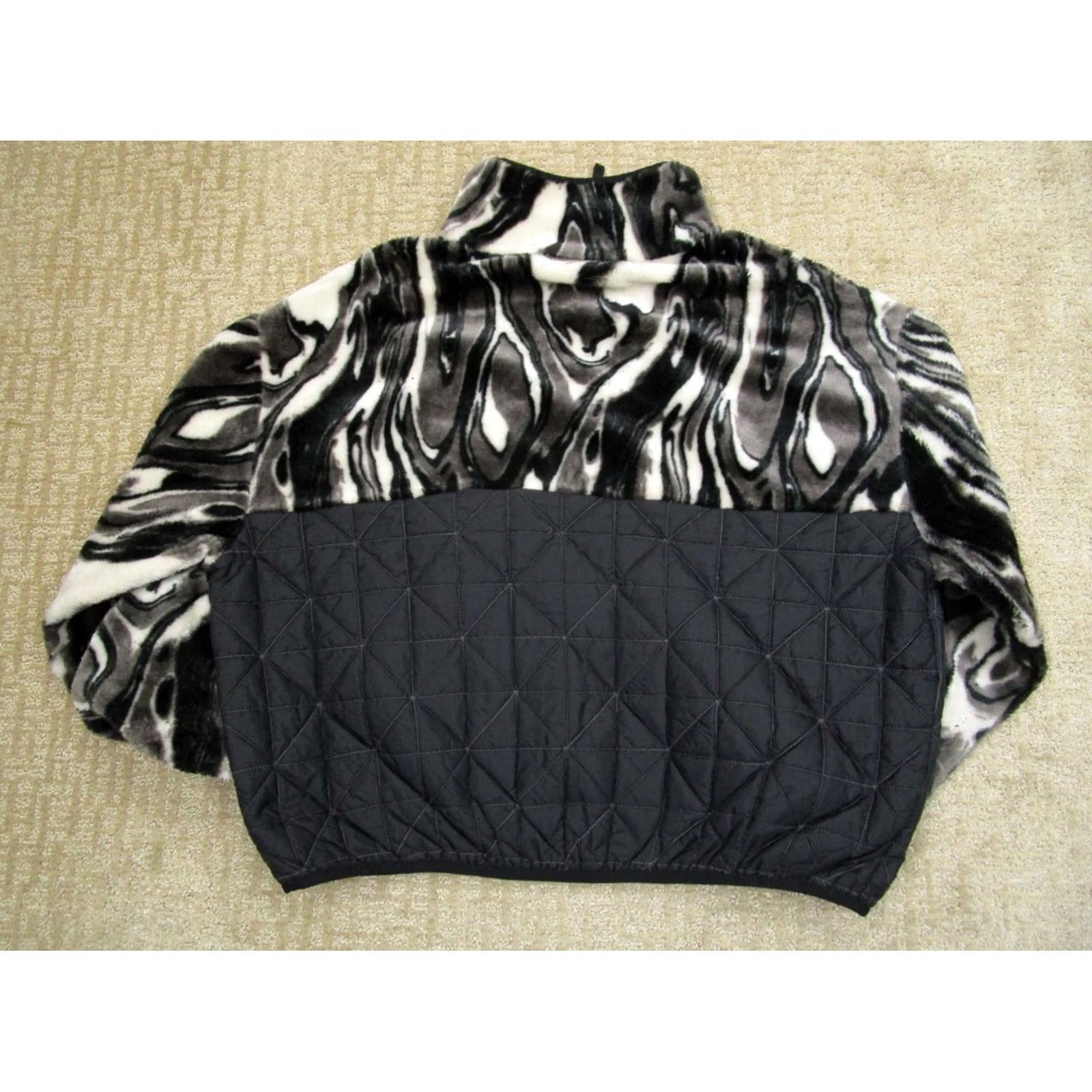 Ugg UGG Australia Jacket Women M Black Geometric Quilted Full Zip Pockets Insulated Winter Style: Classic Outdoor Preppy Size M / US 6-8 / IT 42-44 - 3 Thumbnail