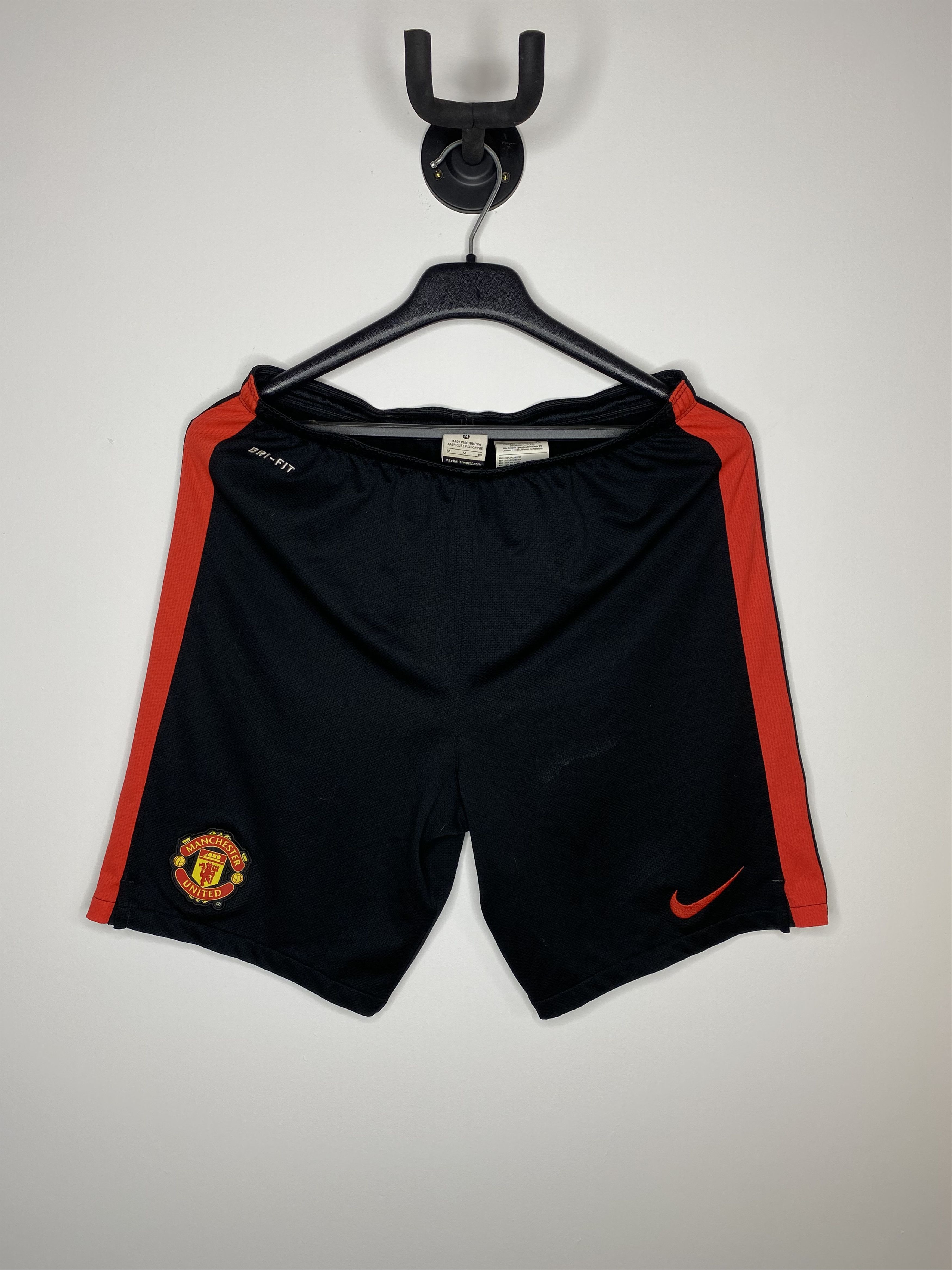 Nike MANCHESTER UNITED 2014 2015 FOOTBALL SOCCER SHORTS NIKE Size US 32 / EU 48 - 1 Thumbnail