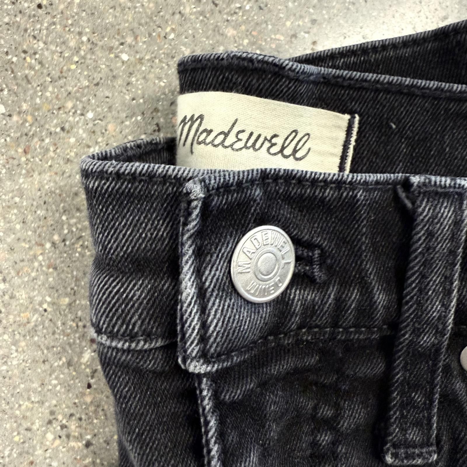 Madewell Madewell High-Rise Denim Shorts Raw-Hem Designer Black - 26 Size 26" / US 2 / IT 38 - 2 Thumbnail