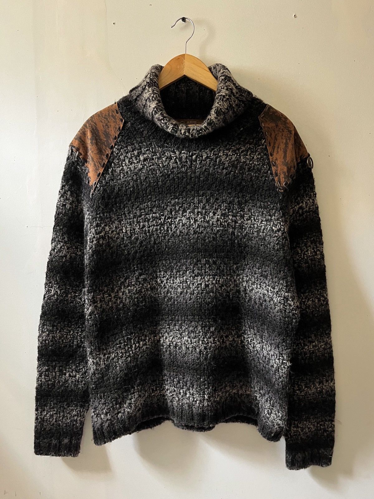 Roberto Cavalli Class roberto cavali tiger leather patch sweater Size US L / EU 52-54 / 3 - 1 Thumbnail