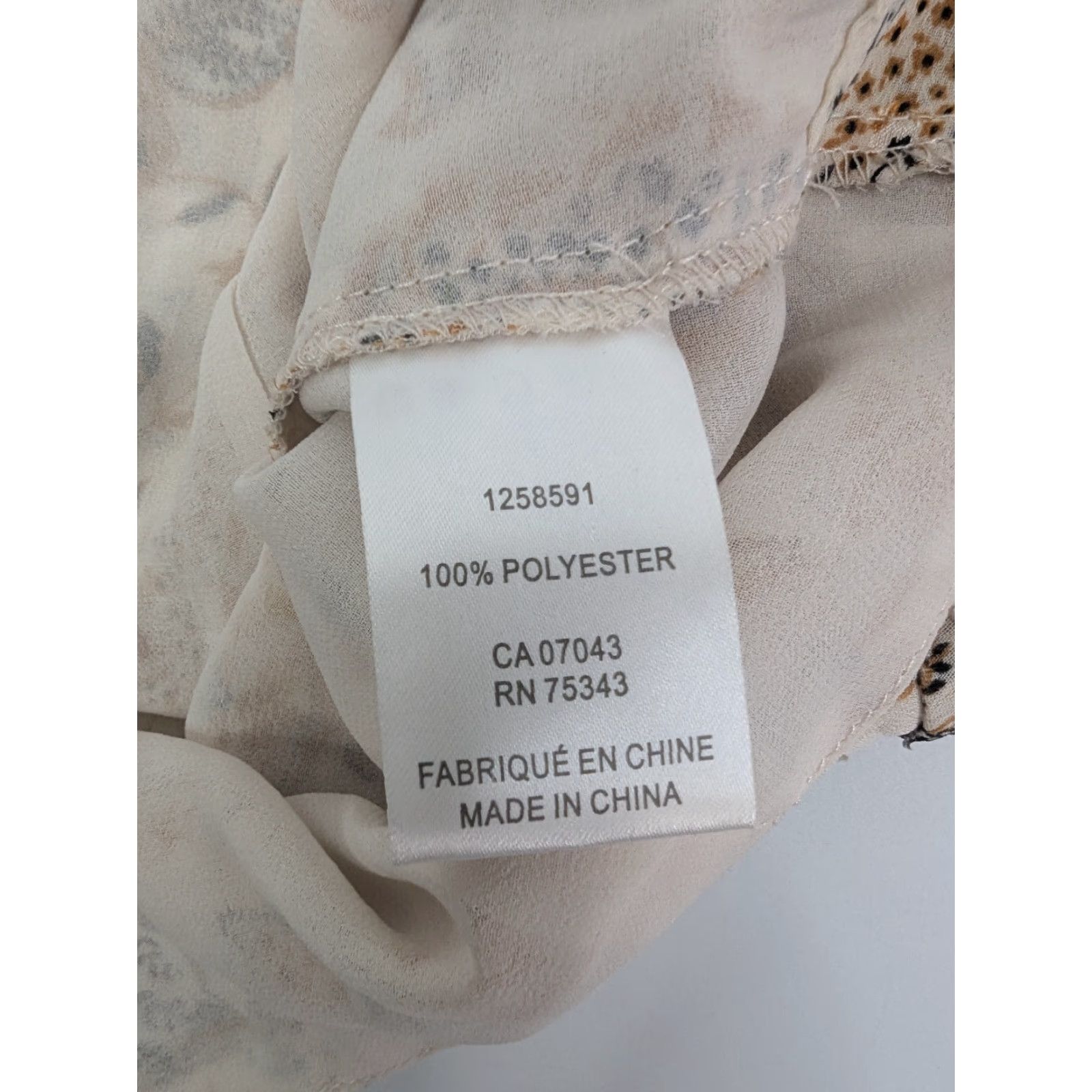 Joie **Joie Ivory Lined Long Sleeve Tie Front V-Neck Flared Blouse XS** User: **Joie Ivory Lined Long Sleeve Tie Front Flared Blouse XS** Size XS / US 0-2 / IT 36-38 - 7 Thumbnail