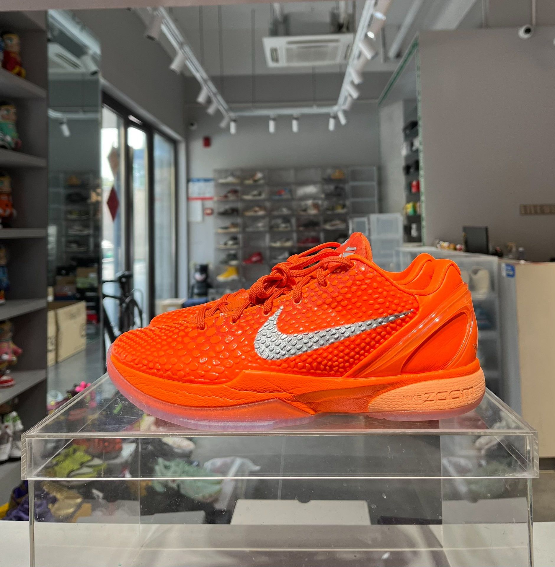 Nike Nike Orange Lowtop Sneakers 42 Men Size US 9 / EU 42 - 1 Thumbnail