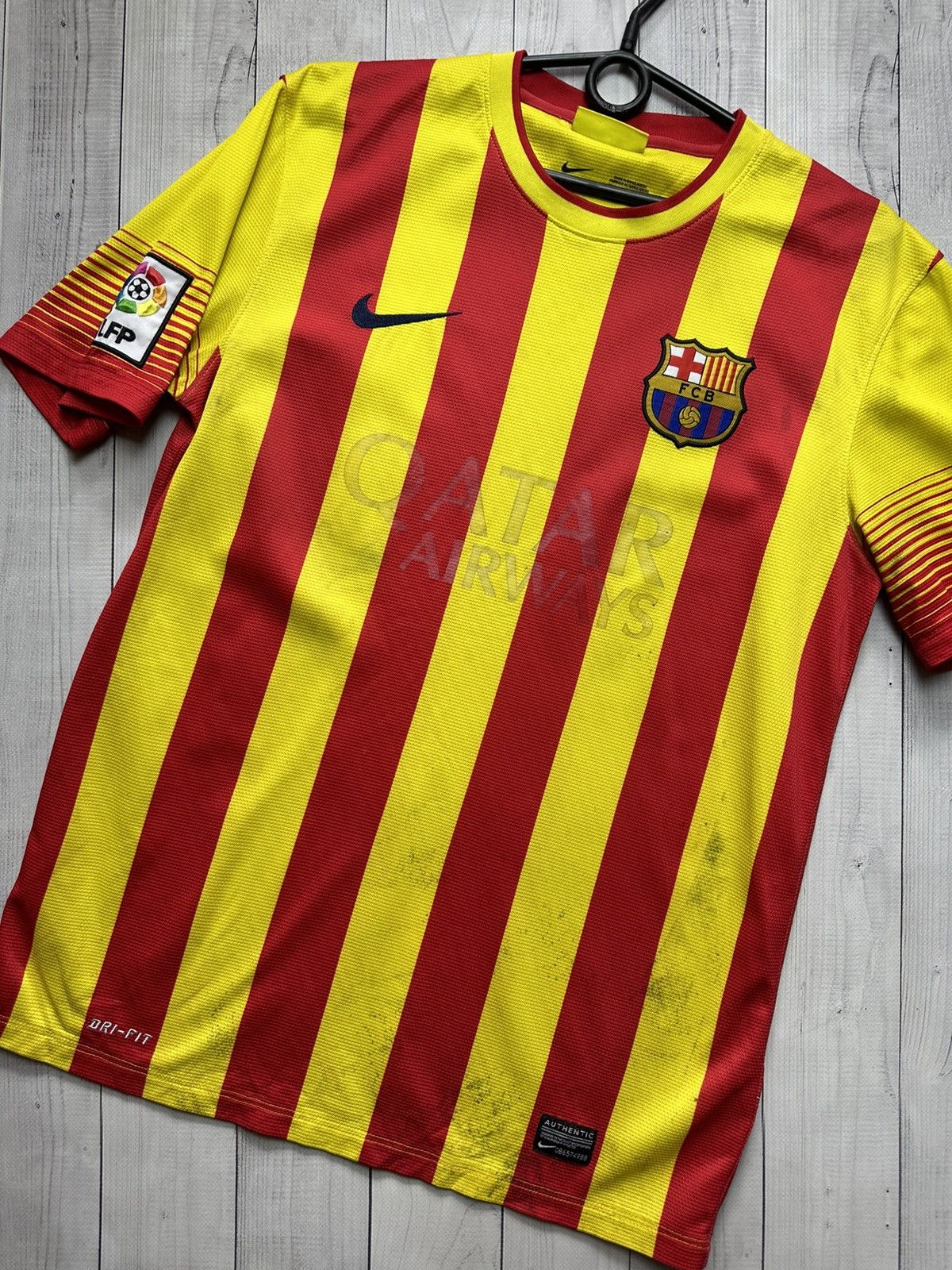 Vintage Vintage Barcelona soccer jersey size M distressed Size US M / EU 48-50 / 2 - 2 Thumbnail