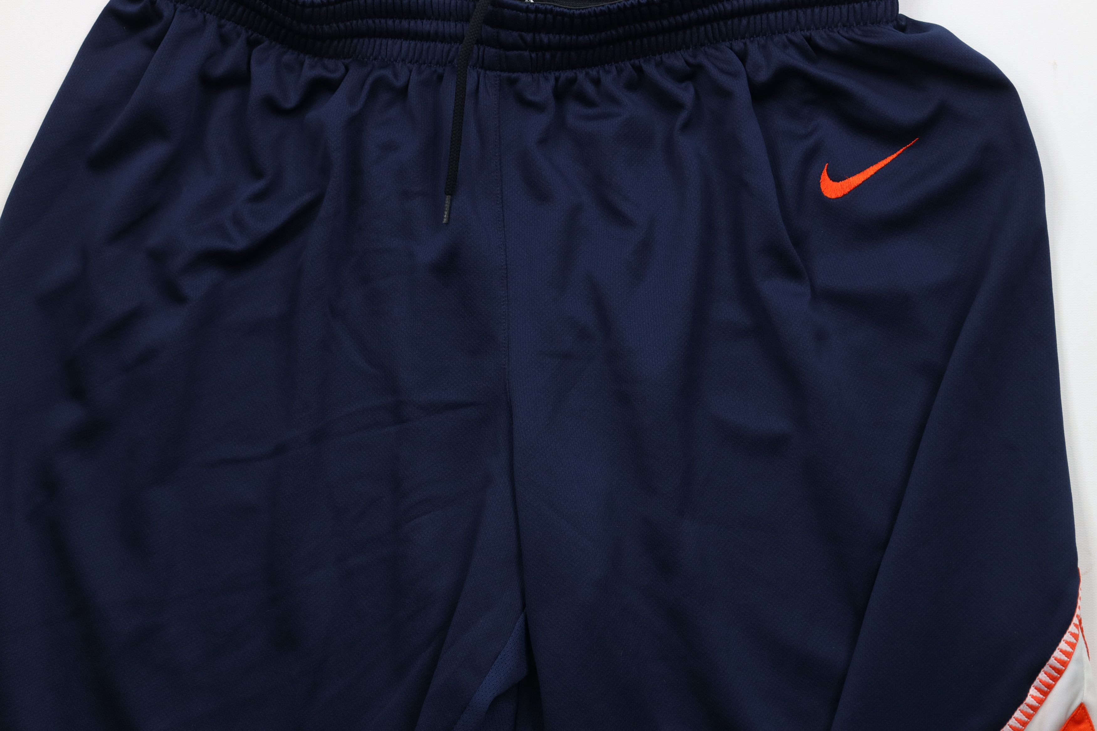 Nike × Vintage Nike Authentics Game Worn University of Illinois Shorts Size US 32 / EU 48 - 3 Thumbnail