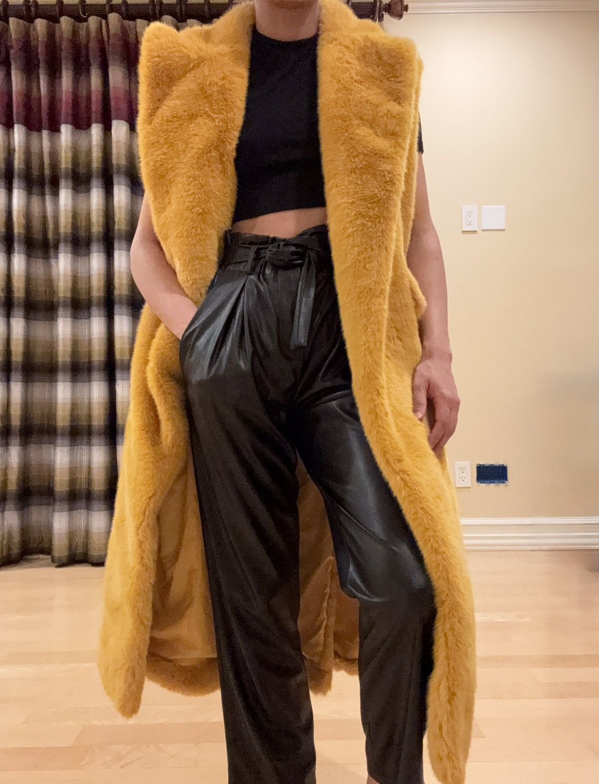 Bcbgmaxazria BCBGMaxAzria Golden Yellow Faux Fur Sleeveless Vest Size S / US 4 / IT 40 - 1 Thumbnail