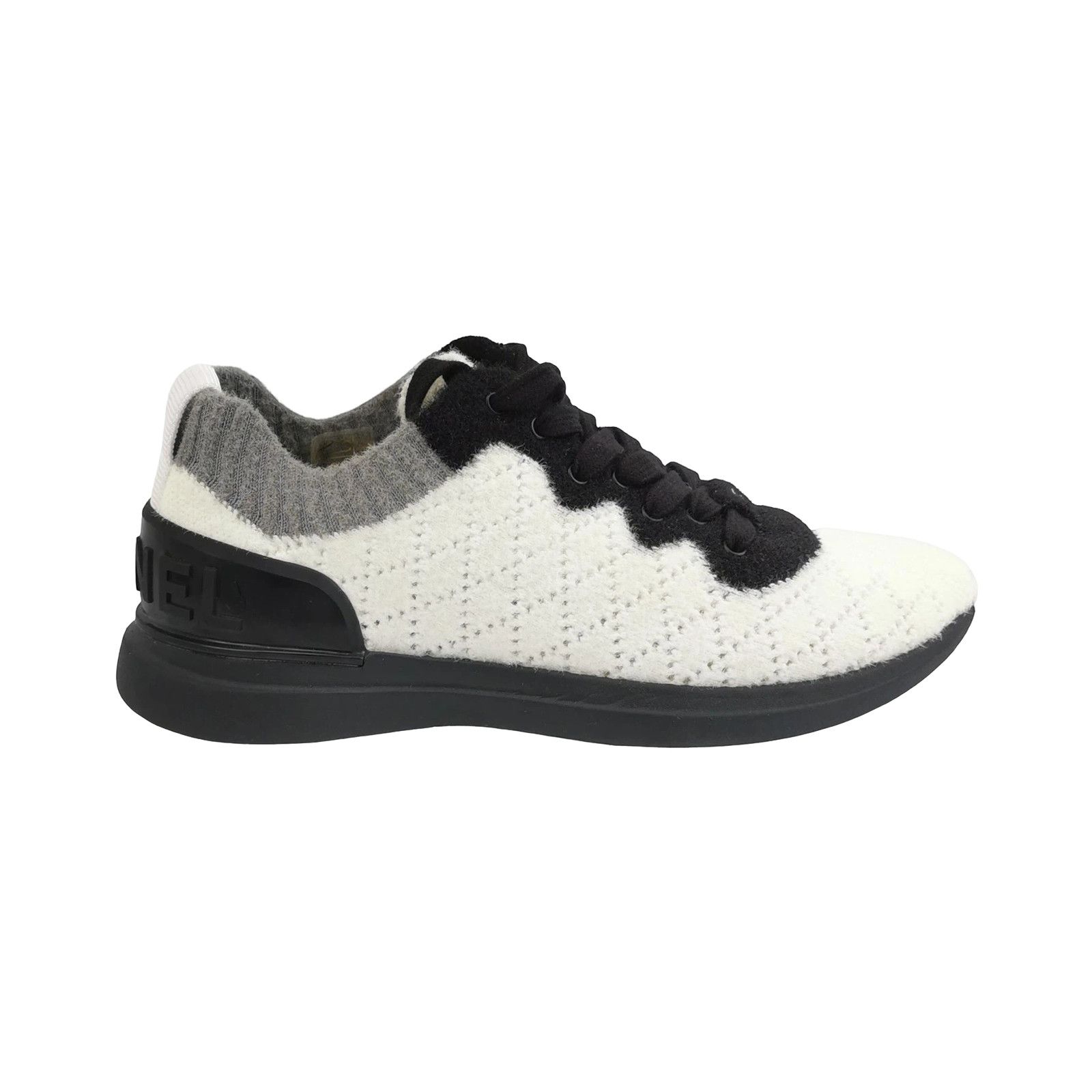 Chanel Chanel Women 7 Lowtop Sneakers Size US 7 / IT 37 - 1 Thumbnail