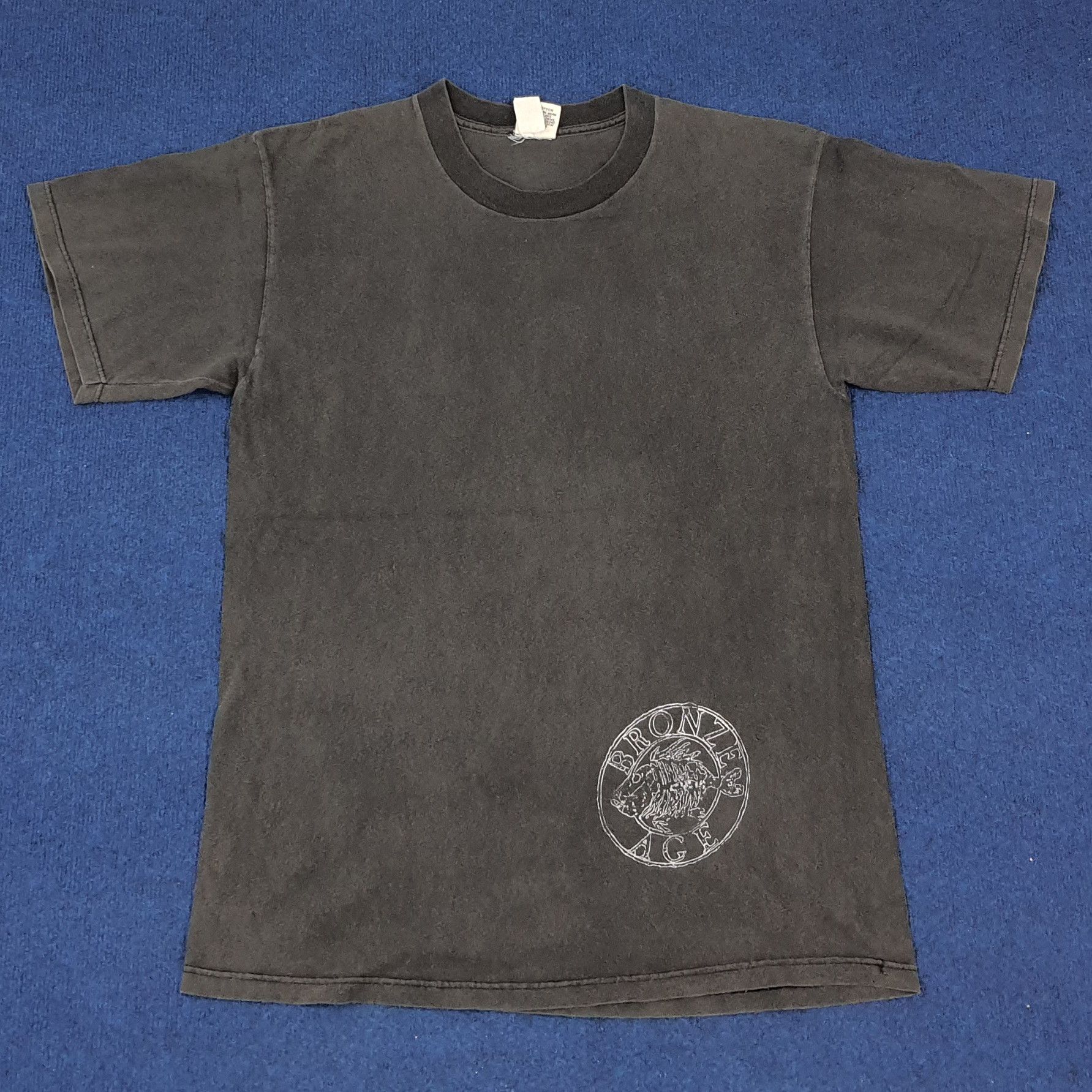 Vintage Vintage Bronze Age Surfing Tshirt Size US L / EU 52-54 / 3 - 3 Thumbnail