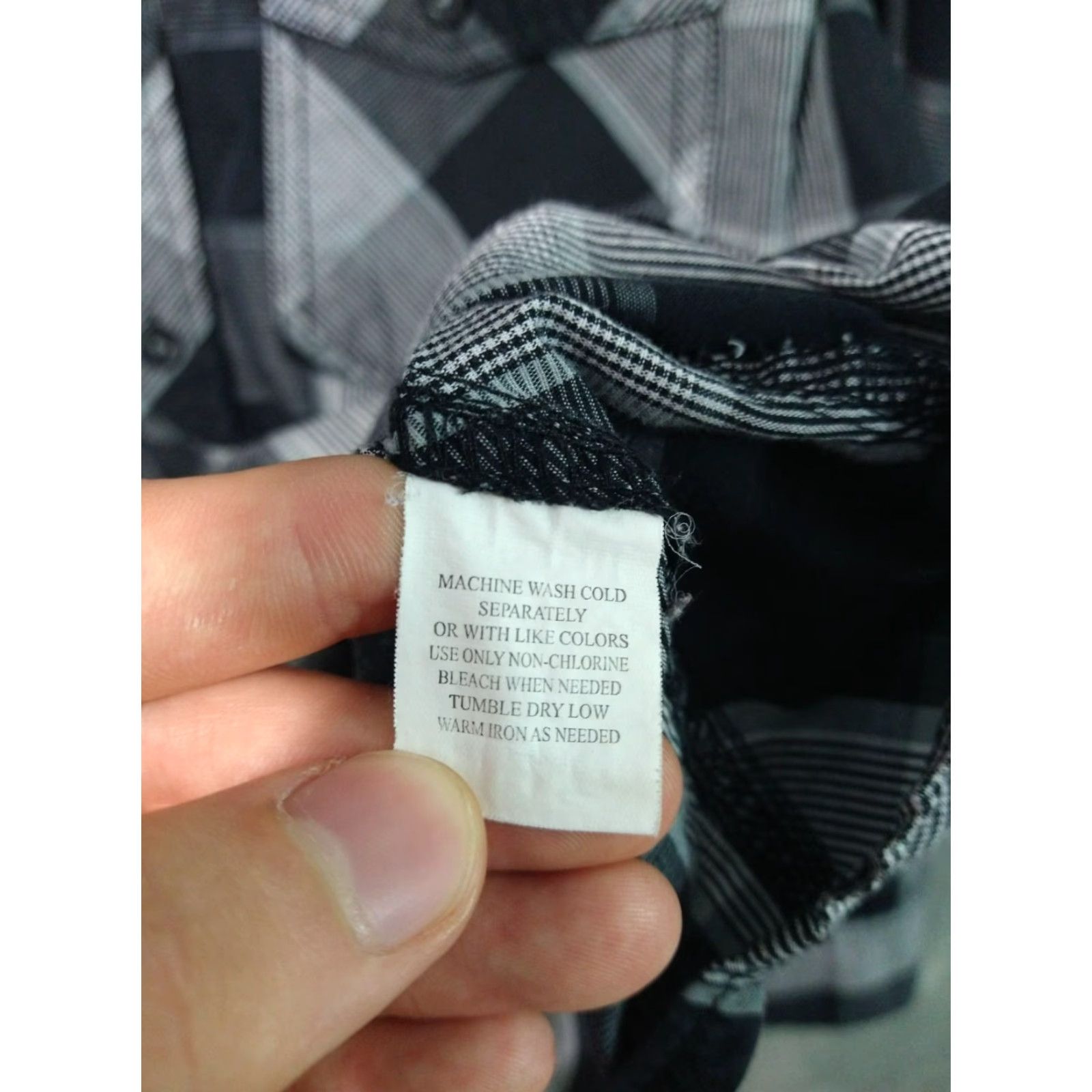 Point Zero Point Zero Shirt Mens Medium Gray Black Plaid Long Sleeve Button Up Pockets Size US M / EU 48-50 / 2 - 7 Thumbnail