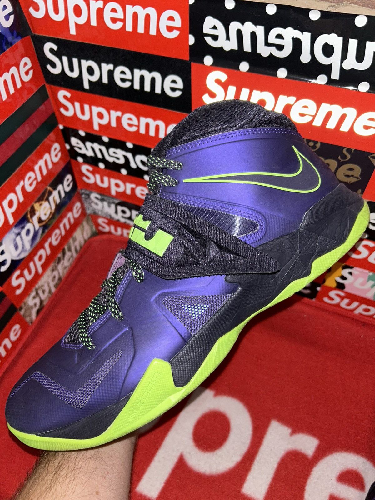 Nike Nike LeBron Zoom Soldier 7 VII 599264-500 size 13 with box Size US 13 / EU 46 - 6 Thumbnail