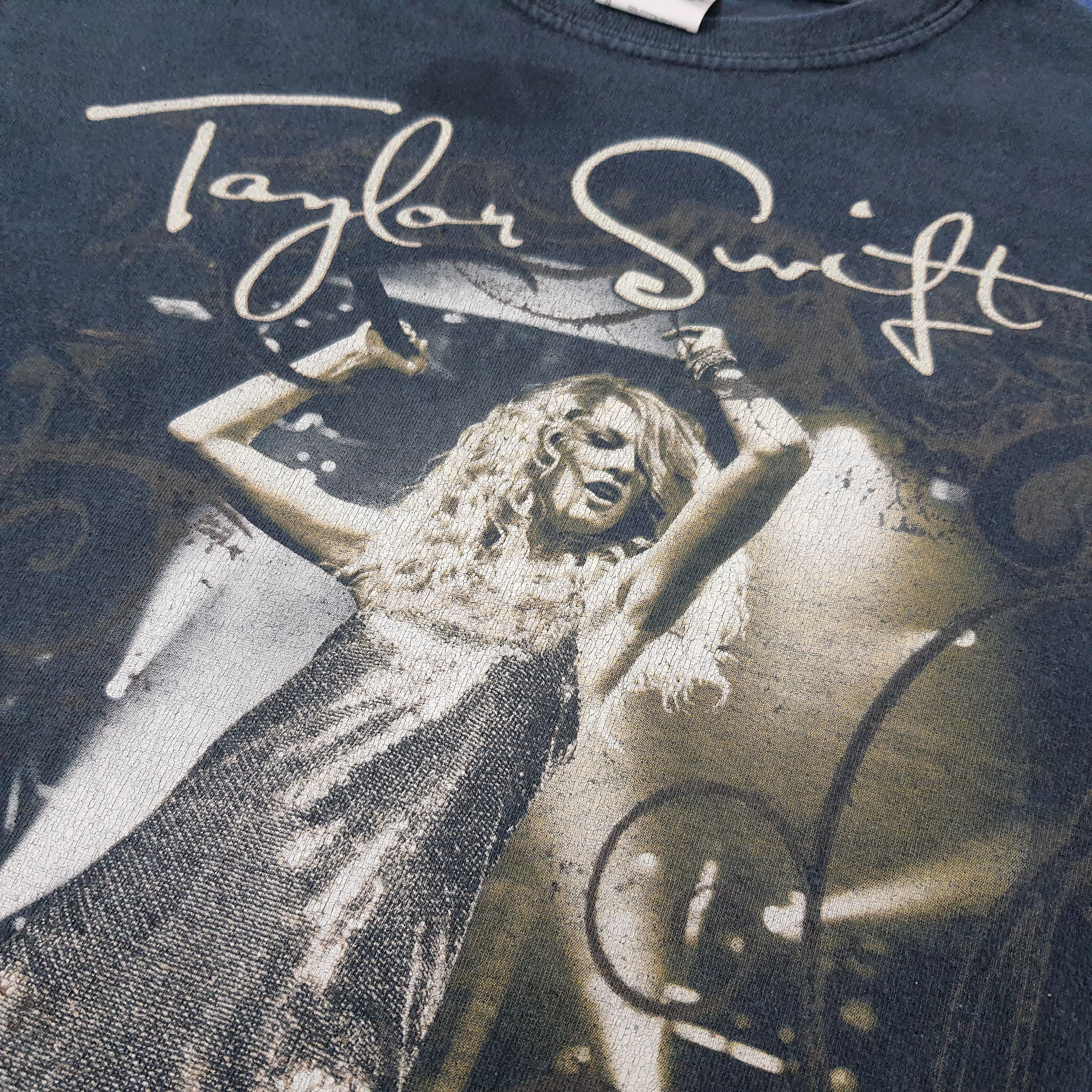 Band Tees Vintage Taylor Swift Tour Tees C249N72 Size US S / EU 44-46 / 1 - 2 Thumbnail