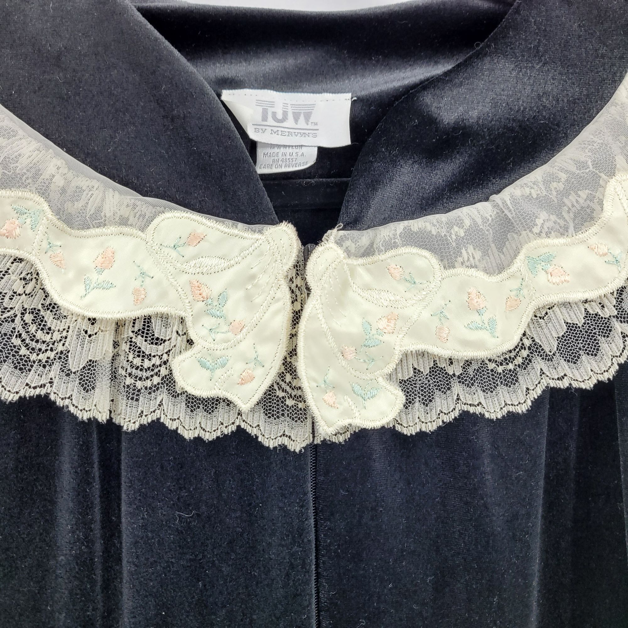 Vintage Vtg Velour Lace Embroidered Robe Housecoat Sz S Black Victor Size ONE SIZE - 2 Thumbnail
