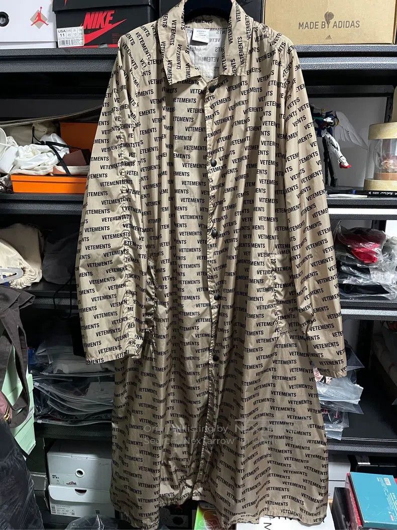 Other Vetements Letter Logo Trench Coat Size US XS / EU 42 / 0 - 1 Thumbnail