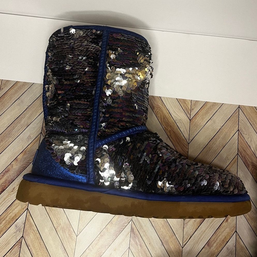 Ugg UGG Classic Short Sequin Winter Boots Blue Women's Size 7 Size US 7 / IT 37 - 7 Thumbnail