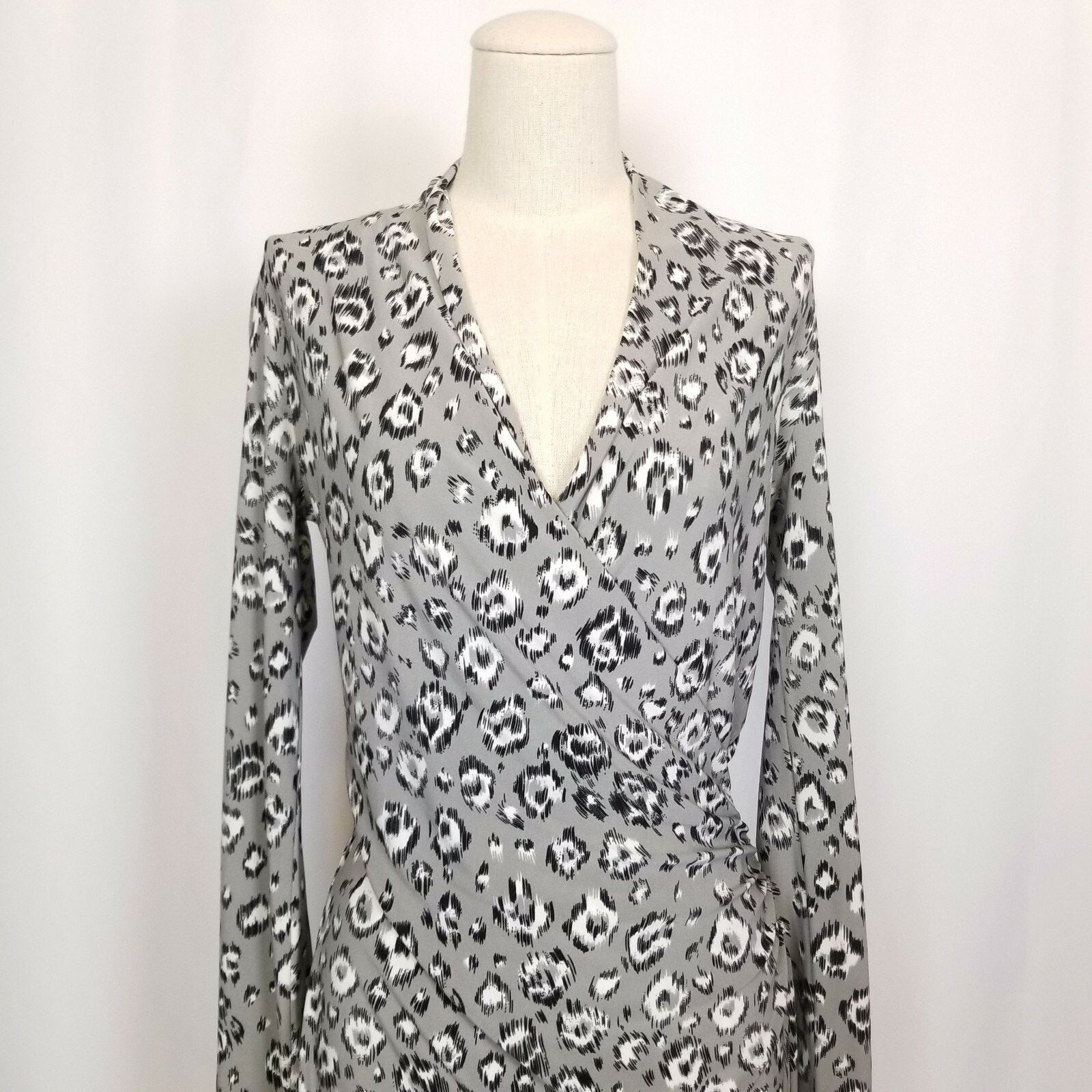 Norma Kamali Norma Kamali Faux Wrap Dress Gray Leopard Print Sz S Size S / US 4 / IT 40 - 3 Thumbnail