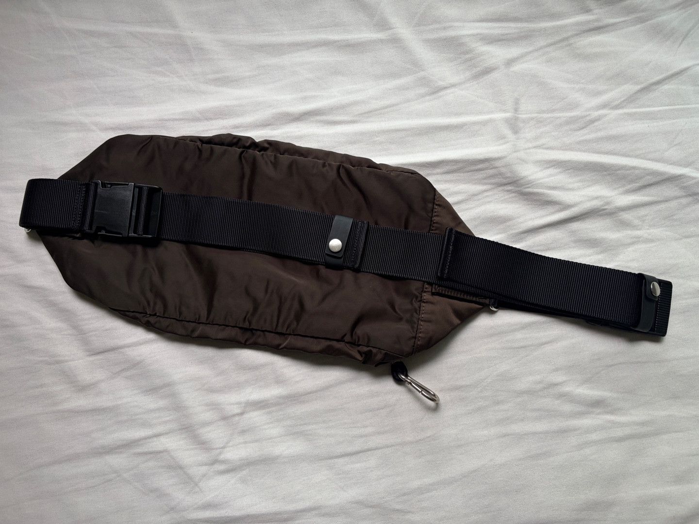 H&M H&M Studio FW17 MA-1 bomber sling bag Dark Olive Size ONE SIZE - 6 Thumbnail
