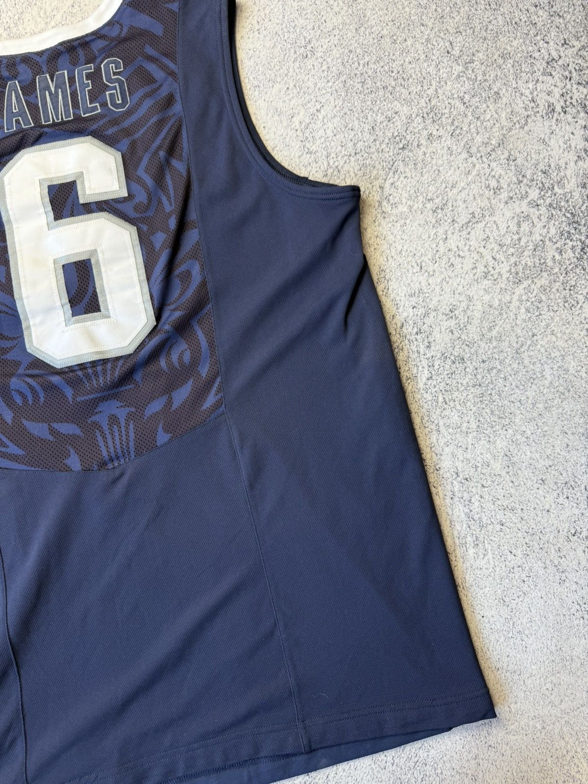 NBA Vintage Y2K Lebron James Team USA NBA Olympics Jersey L Size US L / EU 52-54 / 3 - 15 Thumbnail