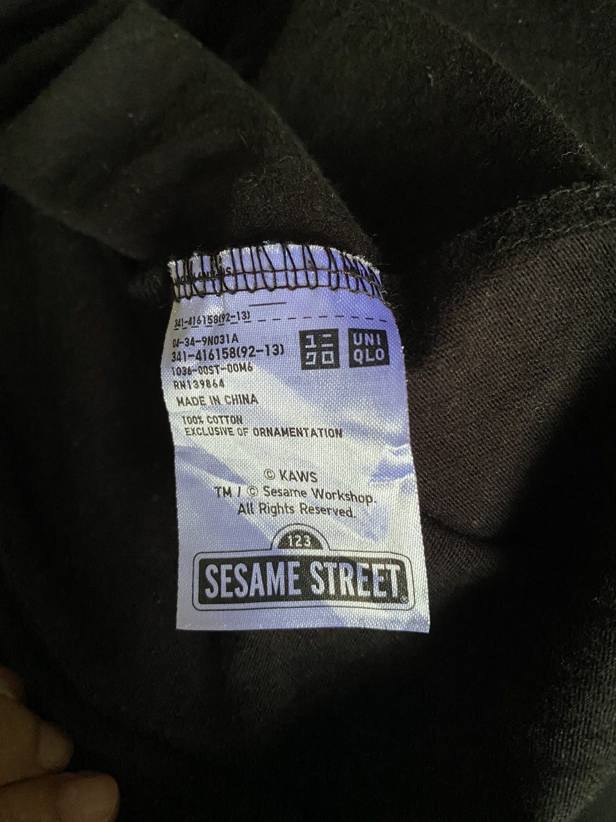 Kaws × Uniqlo Uniqlo kaws street vintage Size US L / EU 52-54 / 3 - 7 Thumbnail